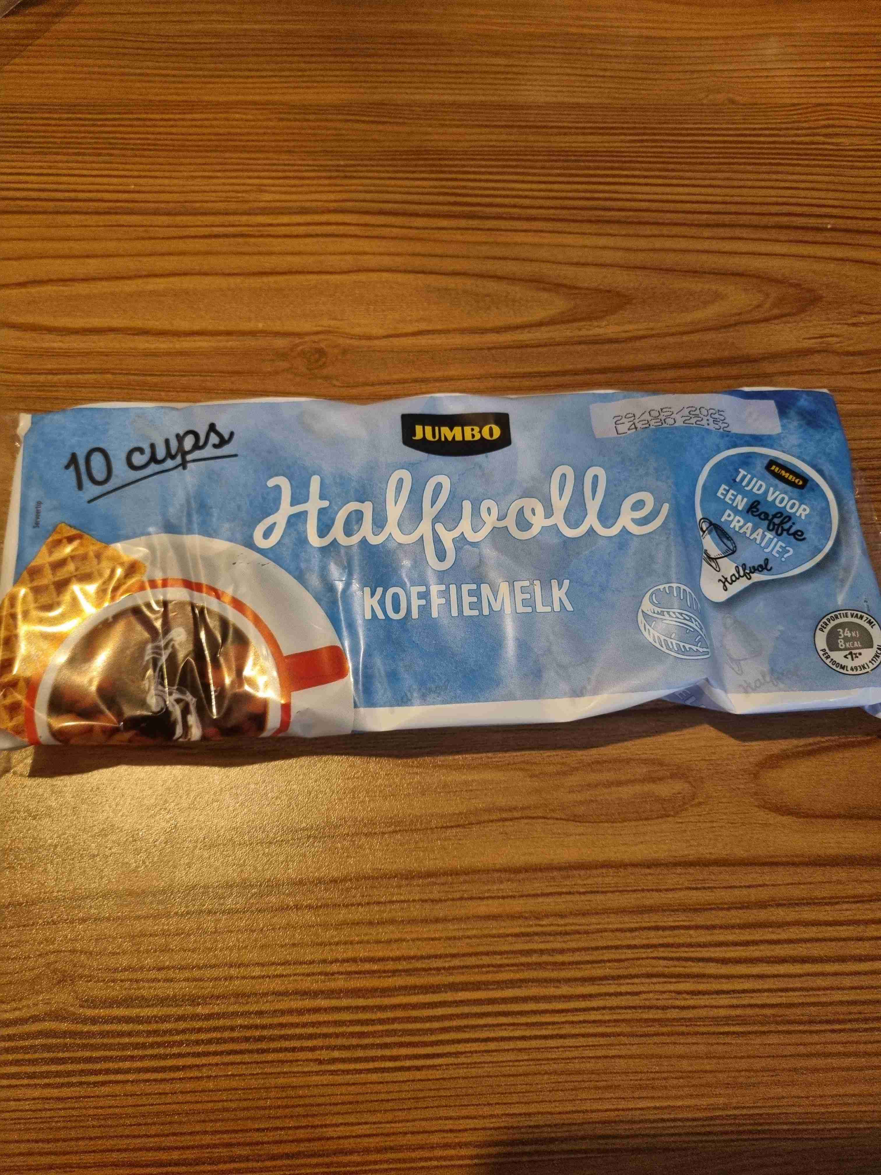 Halfvolle Koffiemelk Cups