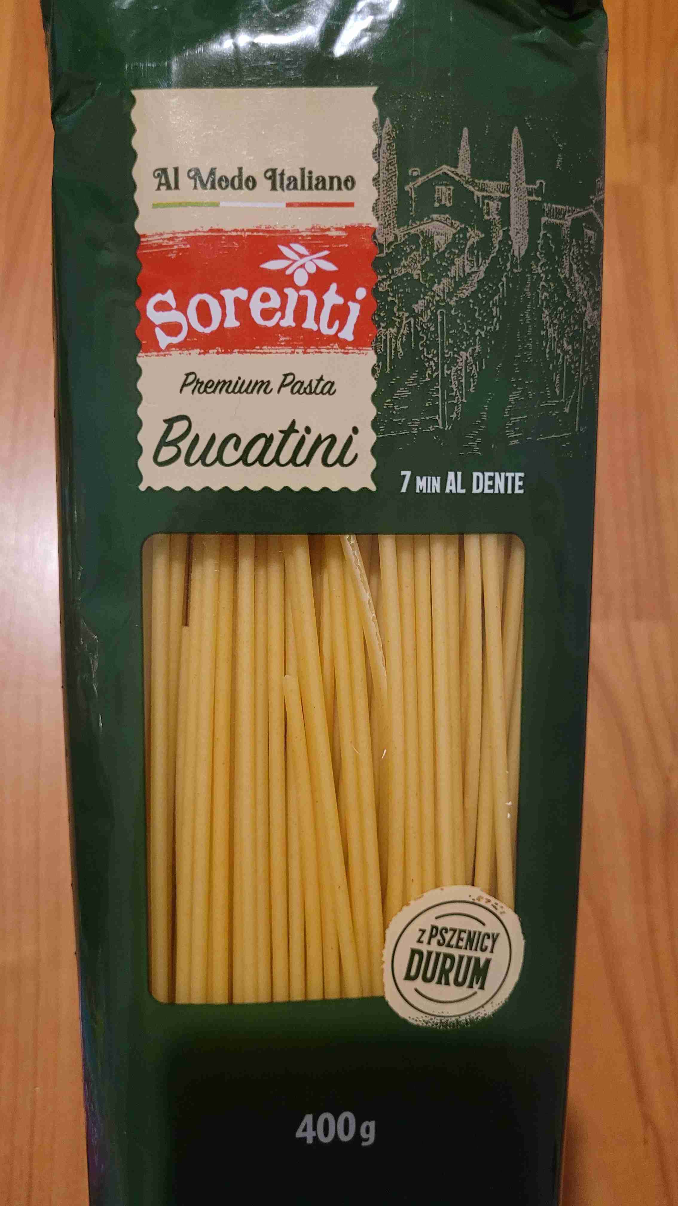 Makaron bucatini spaghetti