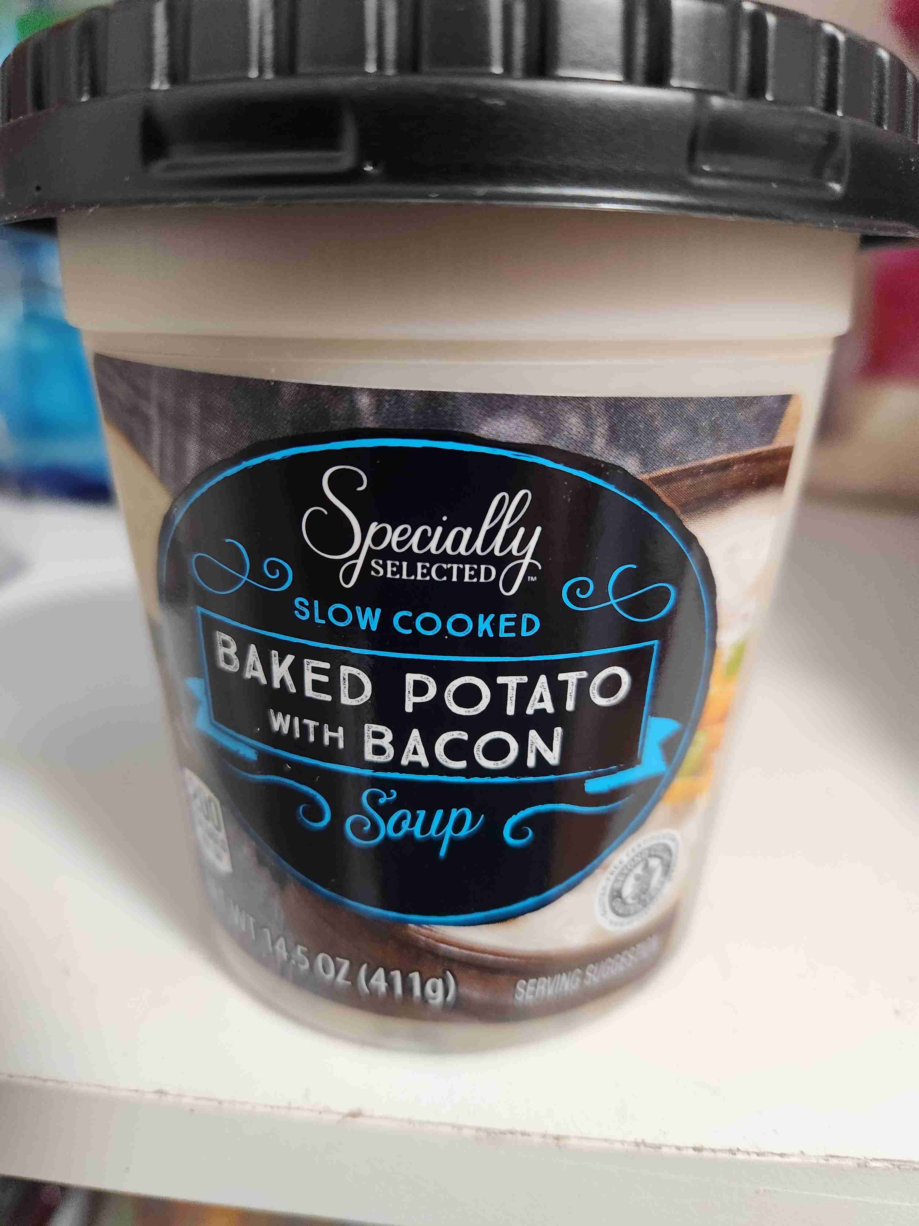 Baked potato with bacon soup 