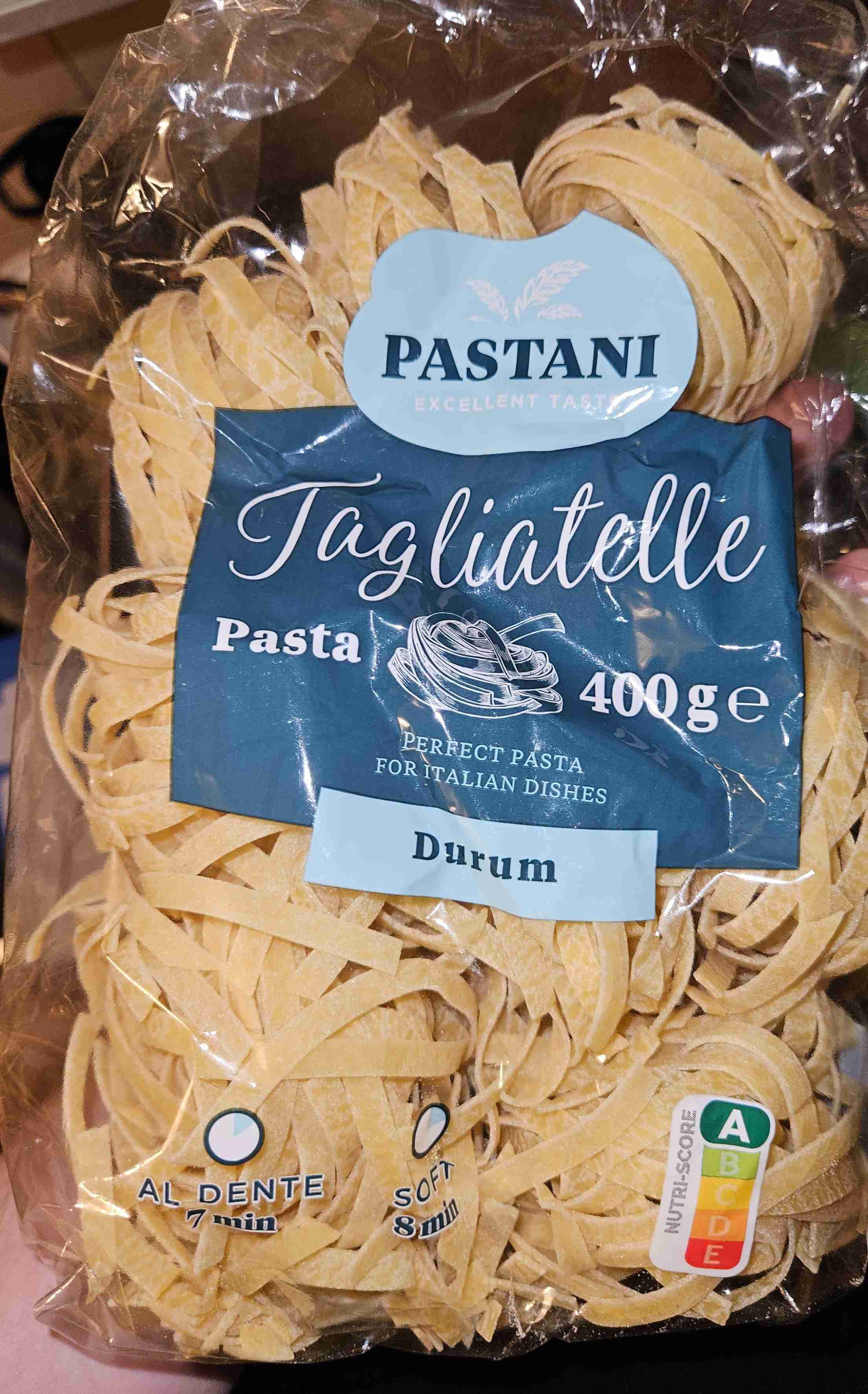 Makaron tagiatelle