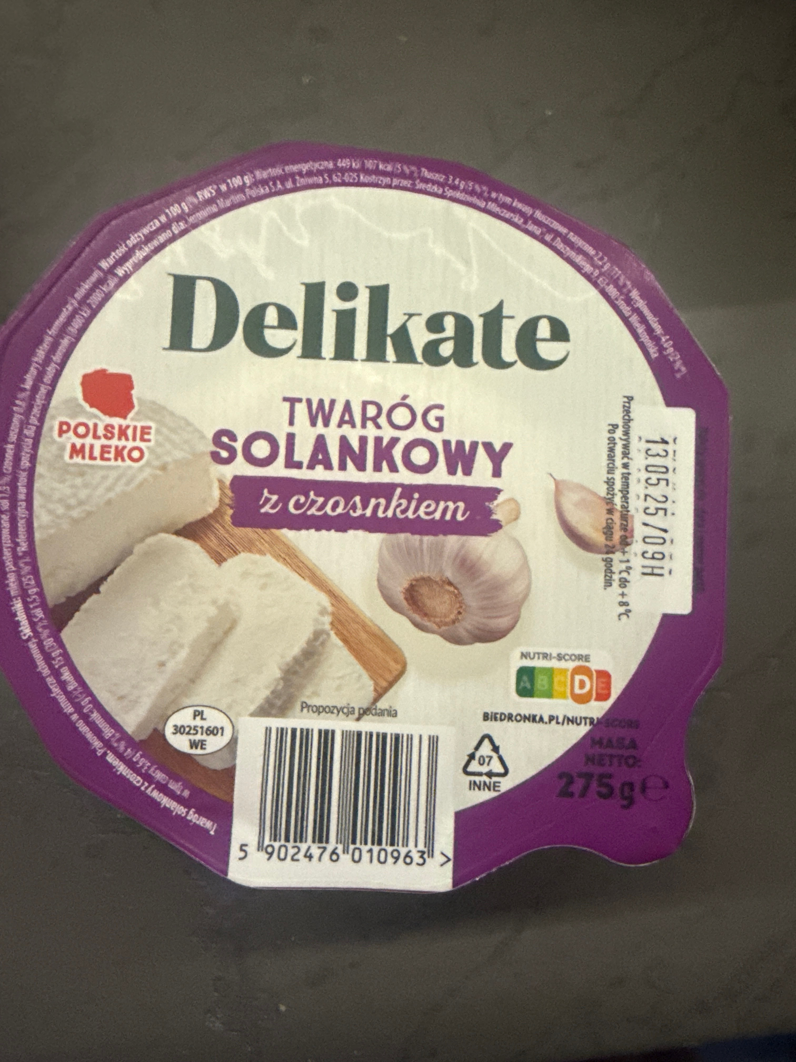 Delikate Twaróg solankowy z czosnkiem