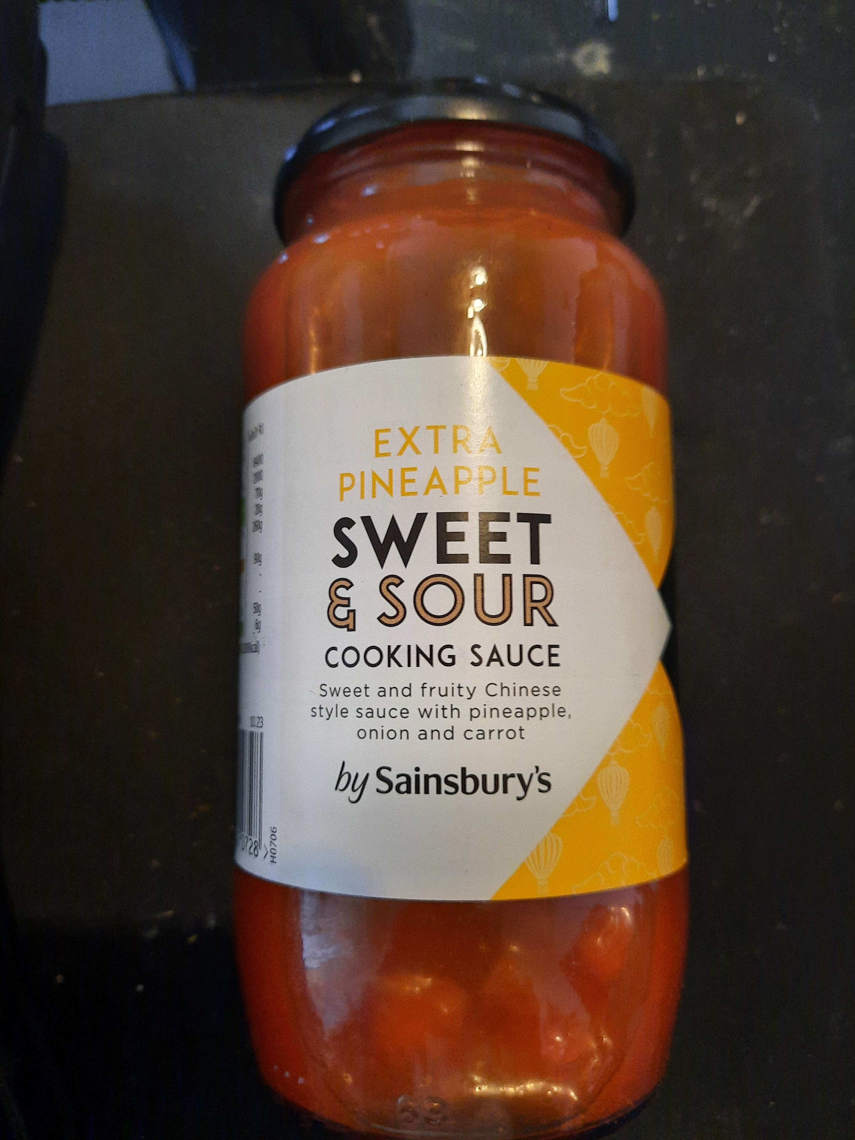 Extra Pineapple Sweet & Sour cooking sauce