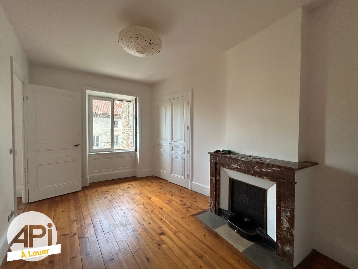 Appartement 3 pièces 65 m² · à Bourg-Argental · 65 m² · 400 €/mois