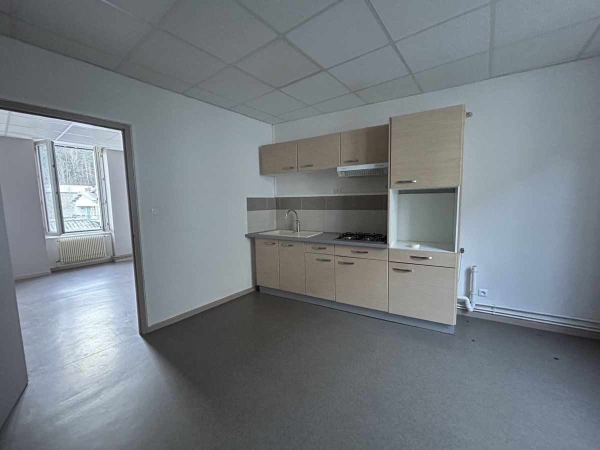 Appartement 2 pièces 28 m² · à Bourg-Argental · 28 m² · 287 €/mois