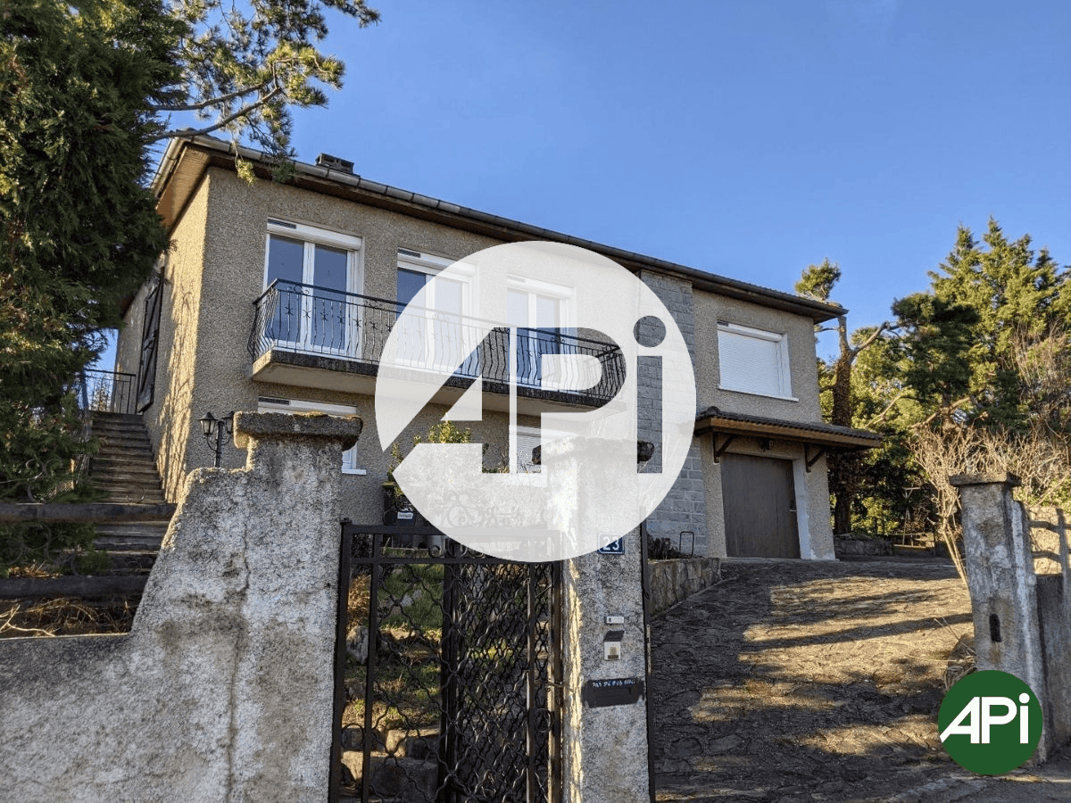 Maison 5 pièces 130 m² · à La Grand-Croix · 130 m² · 1 150 €/mois