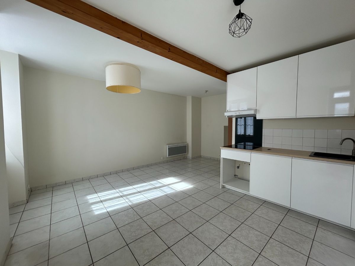 Appartement 4 pièces 73 m² · à Serrières · 73 m² · 599 €/mois