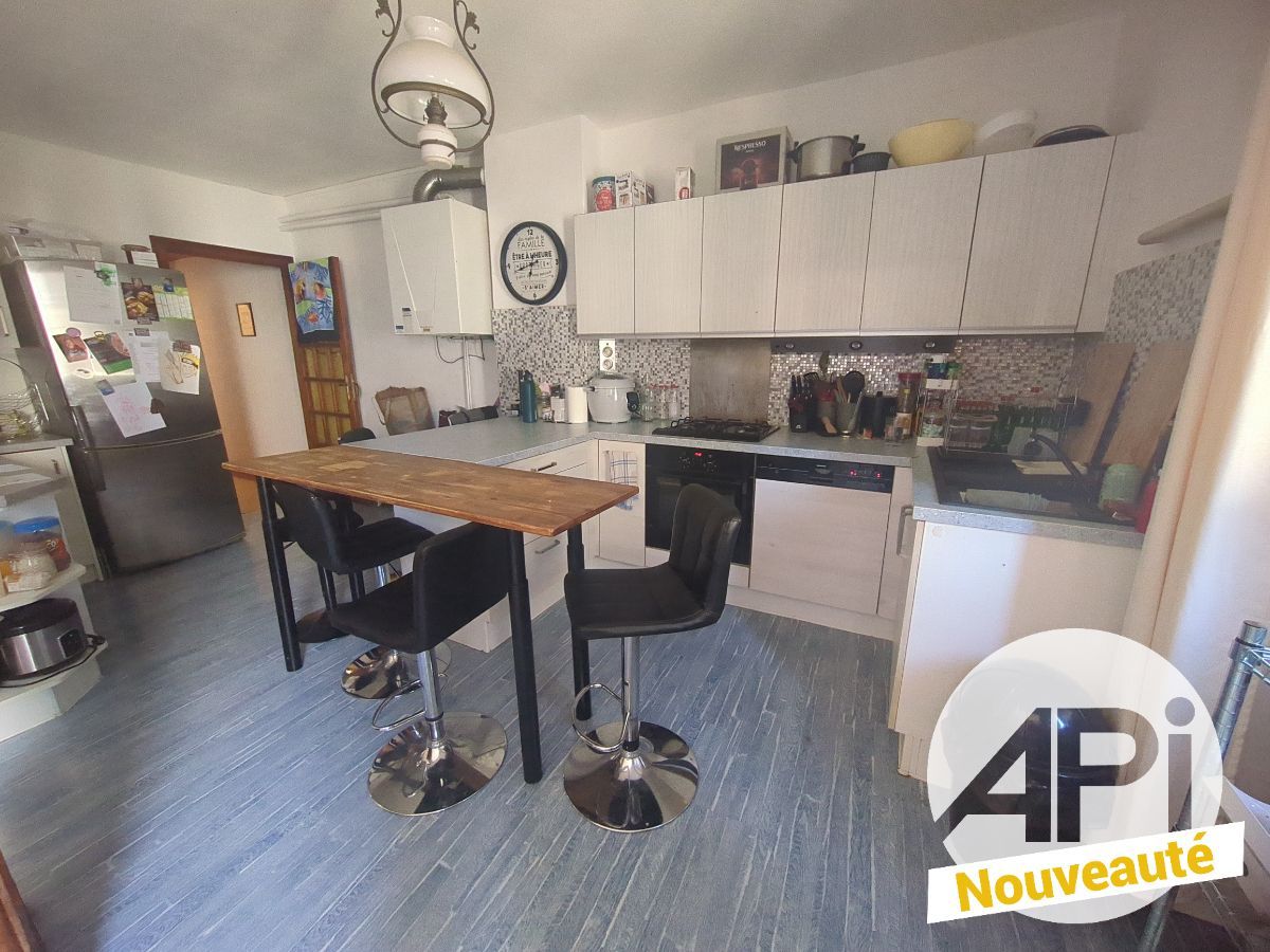 Maison 5 pièces 163 m² · à Bourg-Argental · 163 m² · 140 000 €
