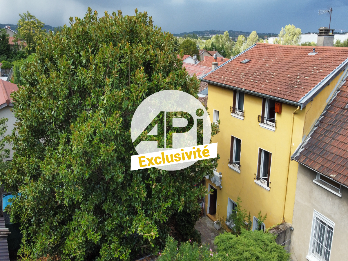 Immeuble 10 pièces 185 m² · à Sainte-Colombe · 185 m² · 232 000 €