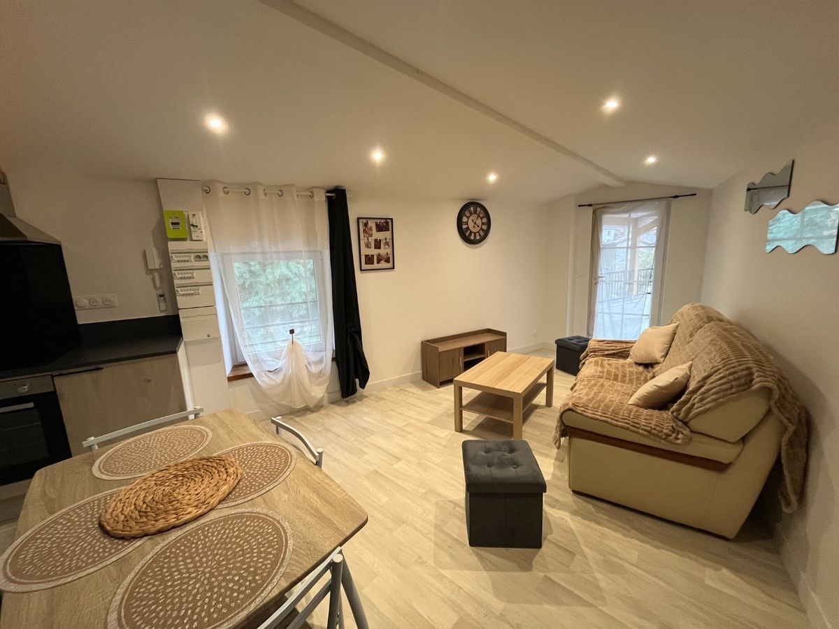 Appartement 3 pièces 48 m² · à Serrières · 48 m² · 677 €/mois