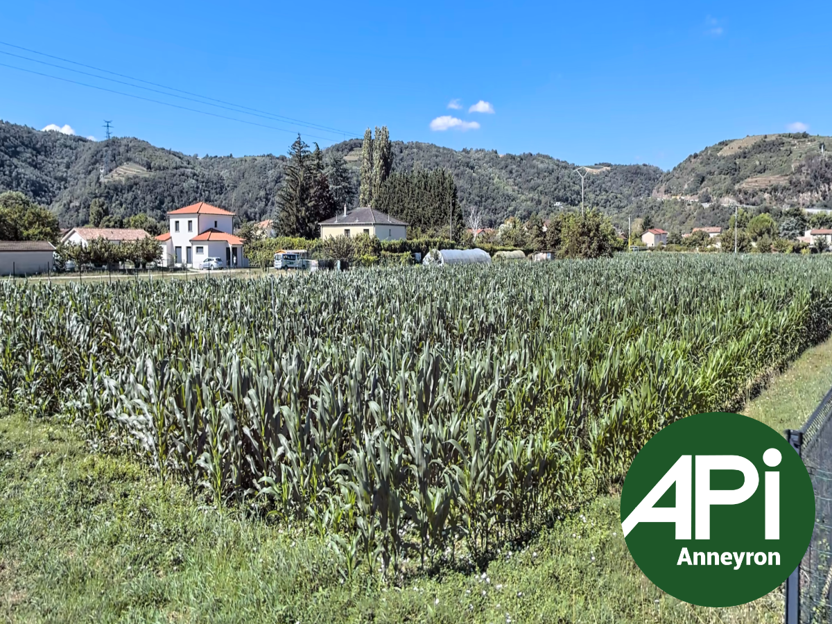 Terrain 944 m² · à Sablons · 95 000 €