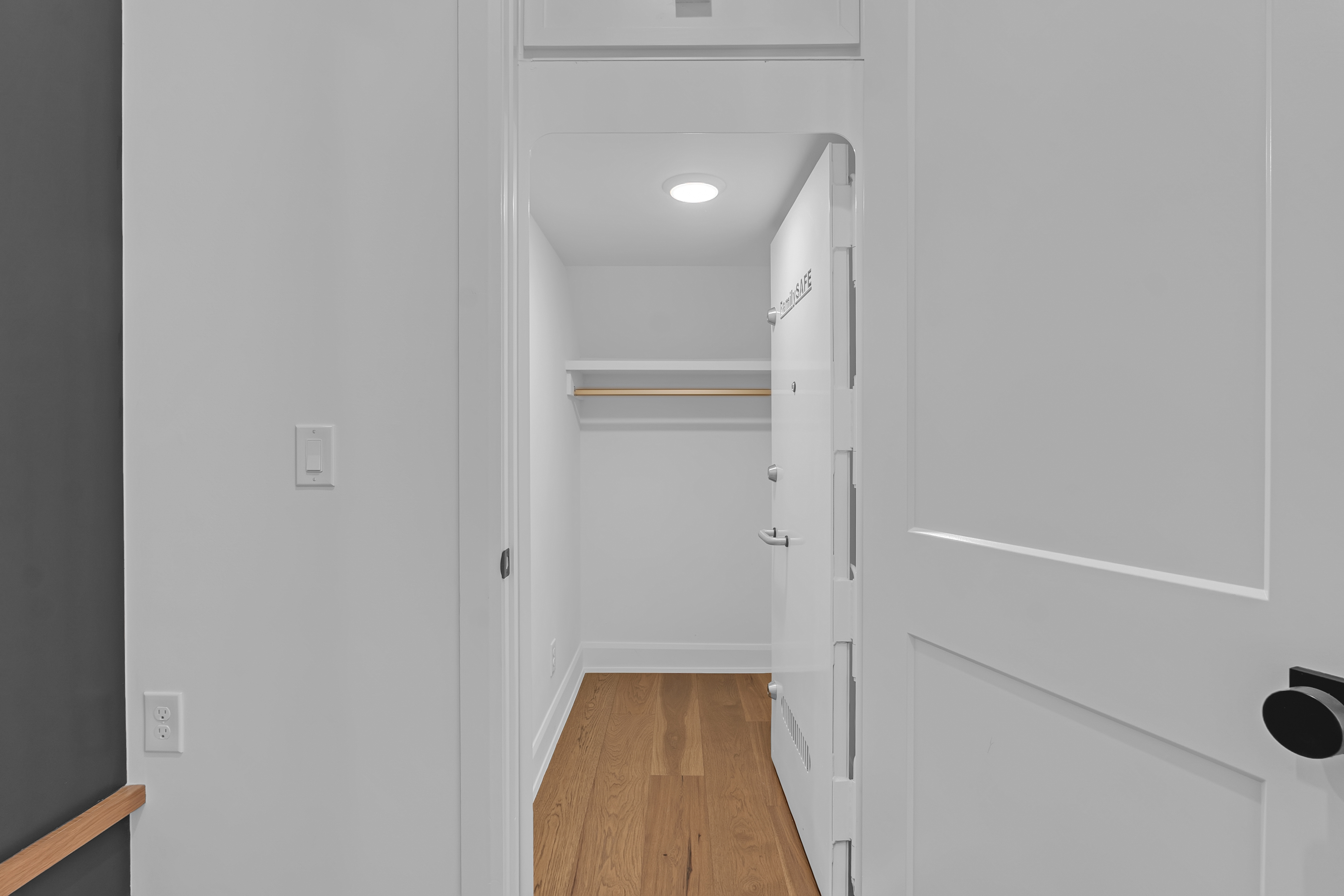 3737 S EVANSTON AVE - Gallery Image 8