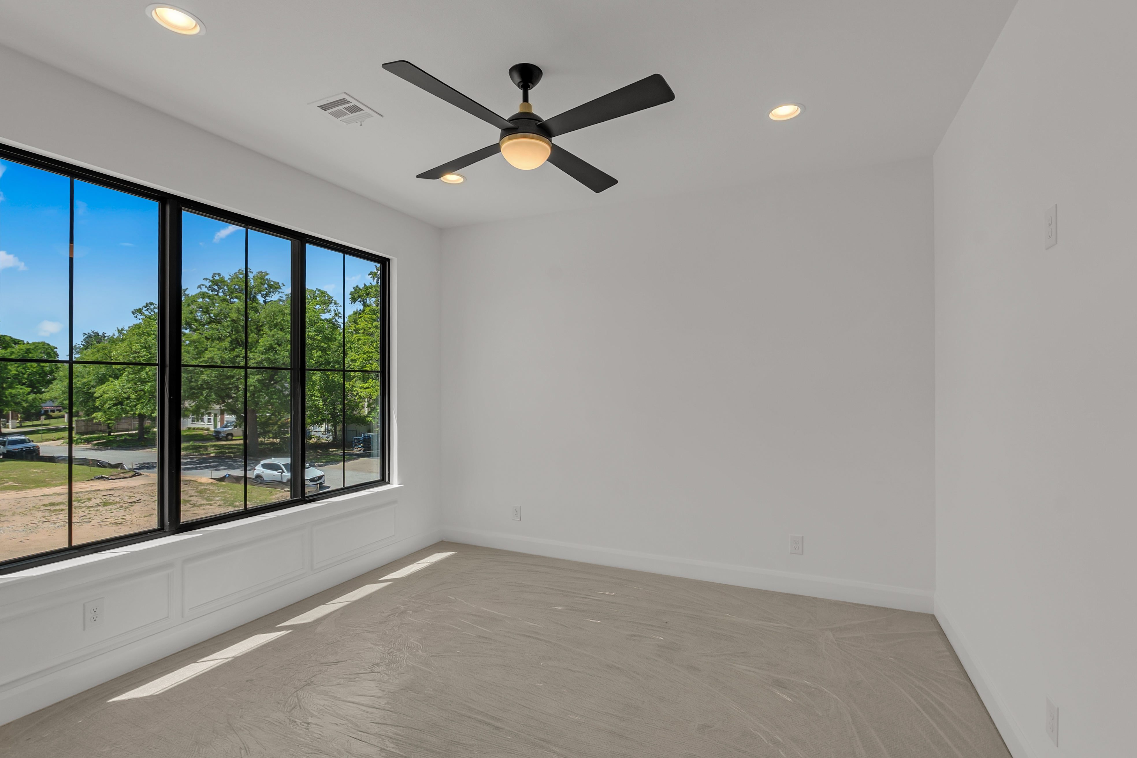 1226 E 30TH ST - Gallery Image 87