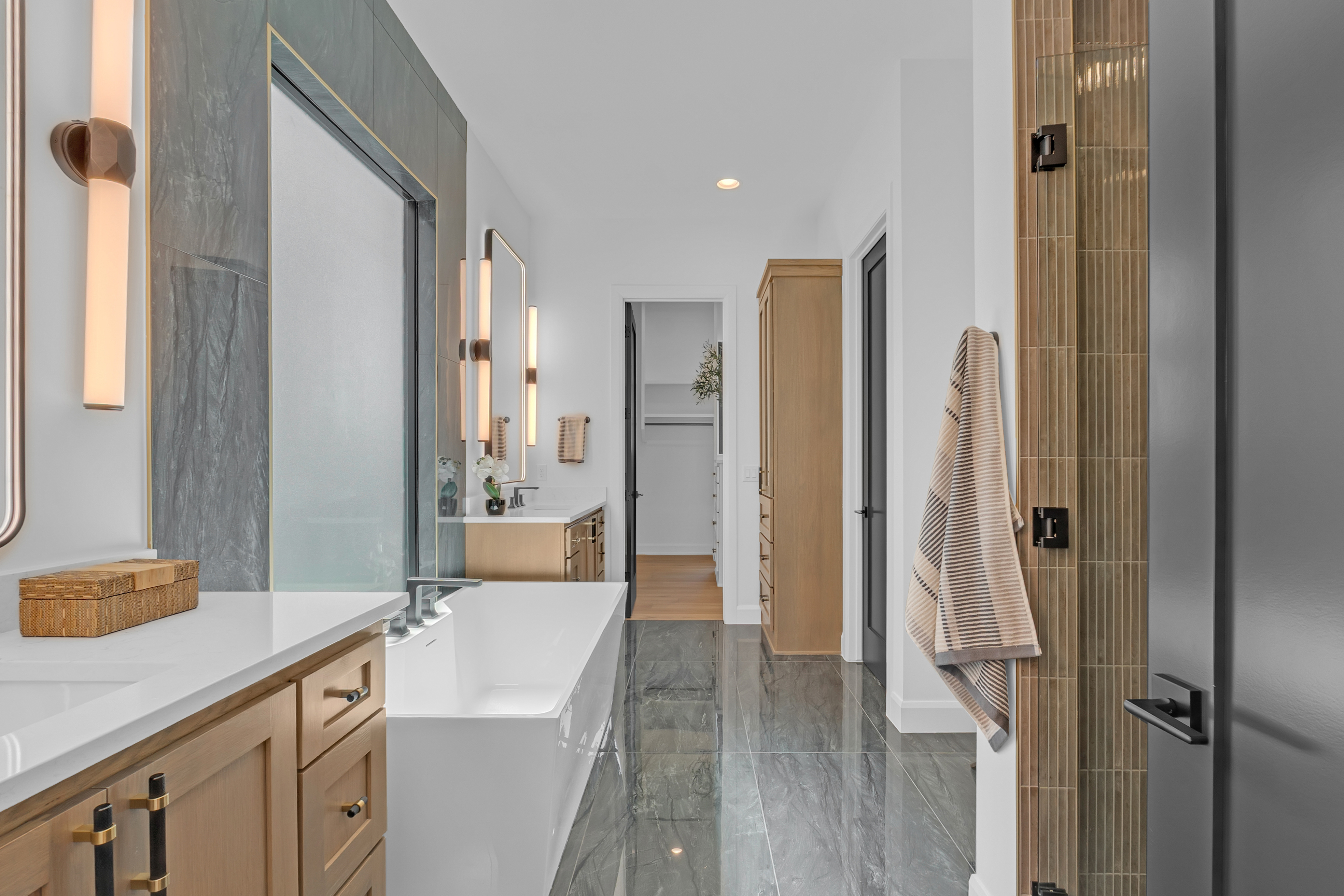 401 N 80TH ST - Gallery Image 24
