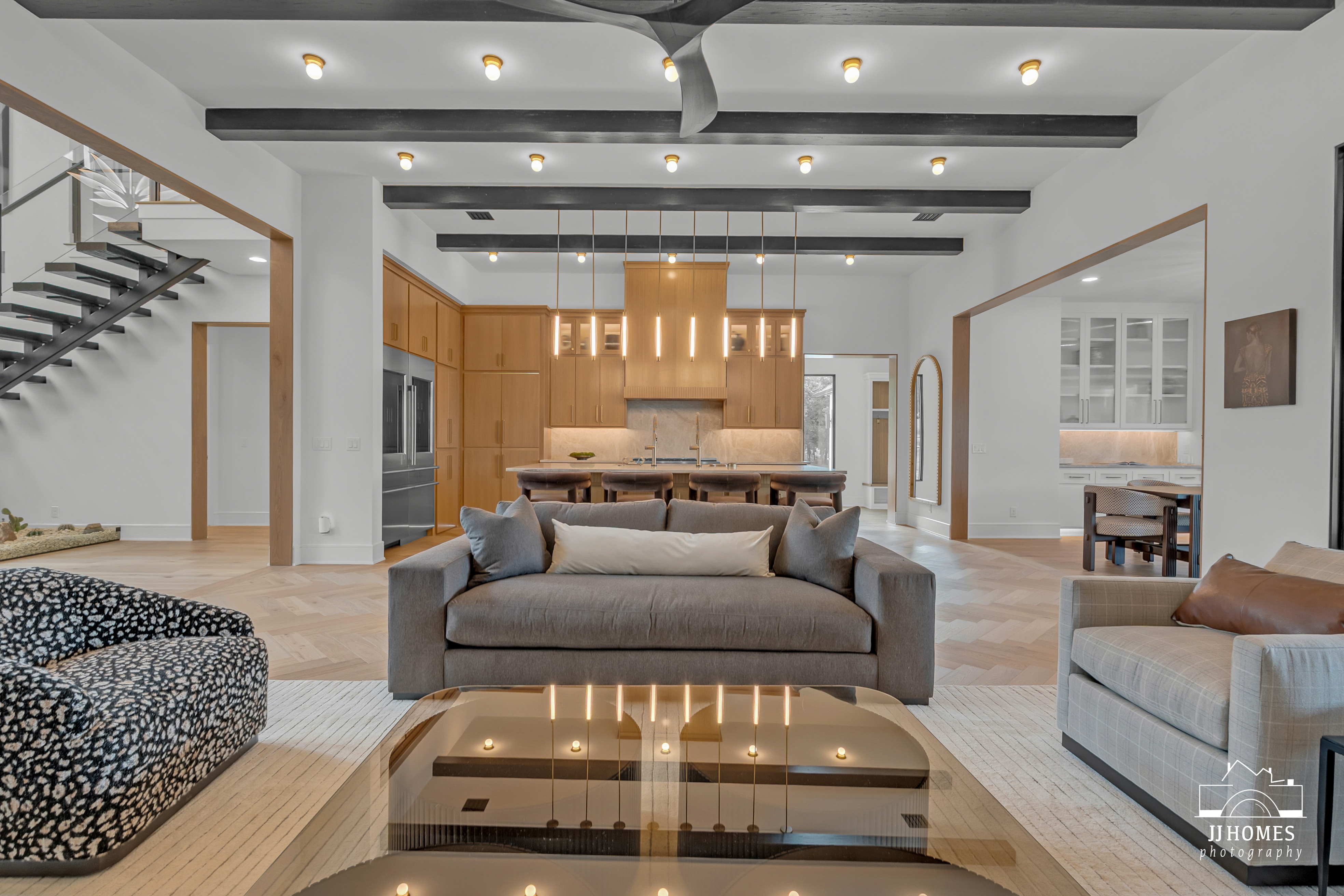 5907 N EAGLE RD - Gallery Image 2