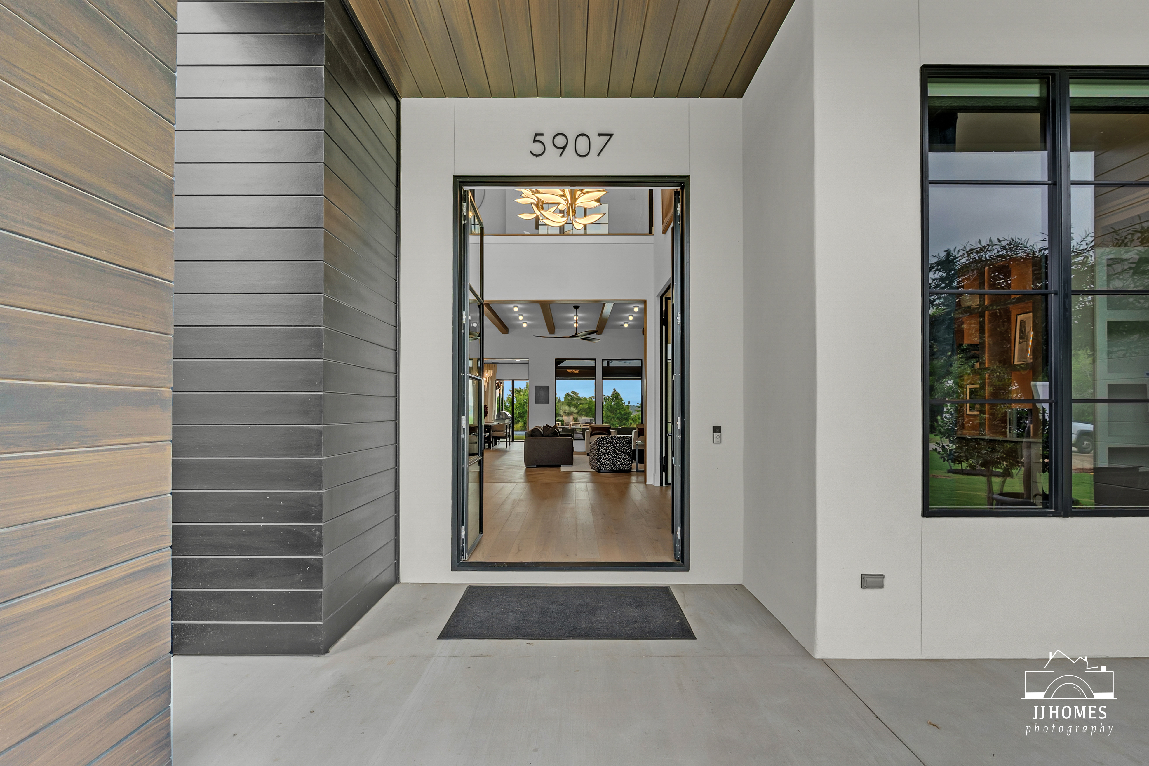 5907 N EAGLE RD - Gallery Image 32