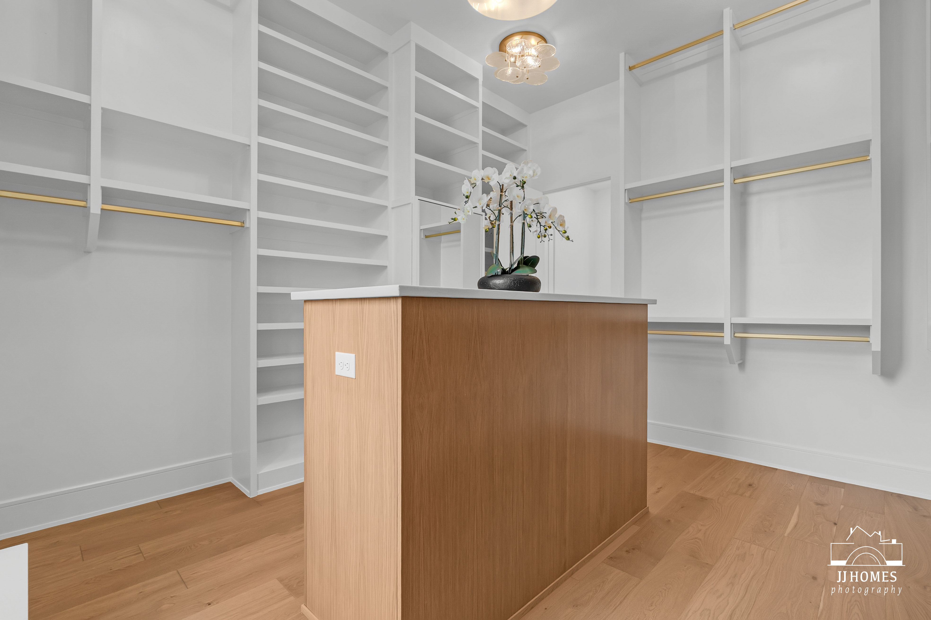5907 N EAGLE RD - Gallery Image 34