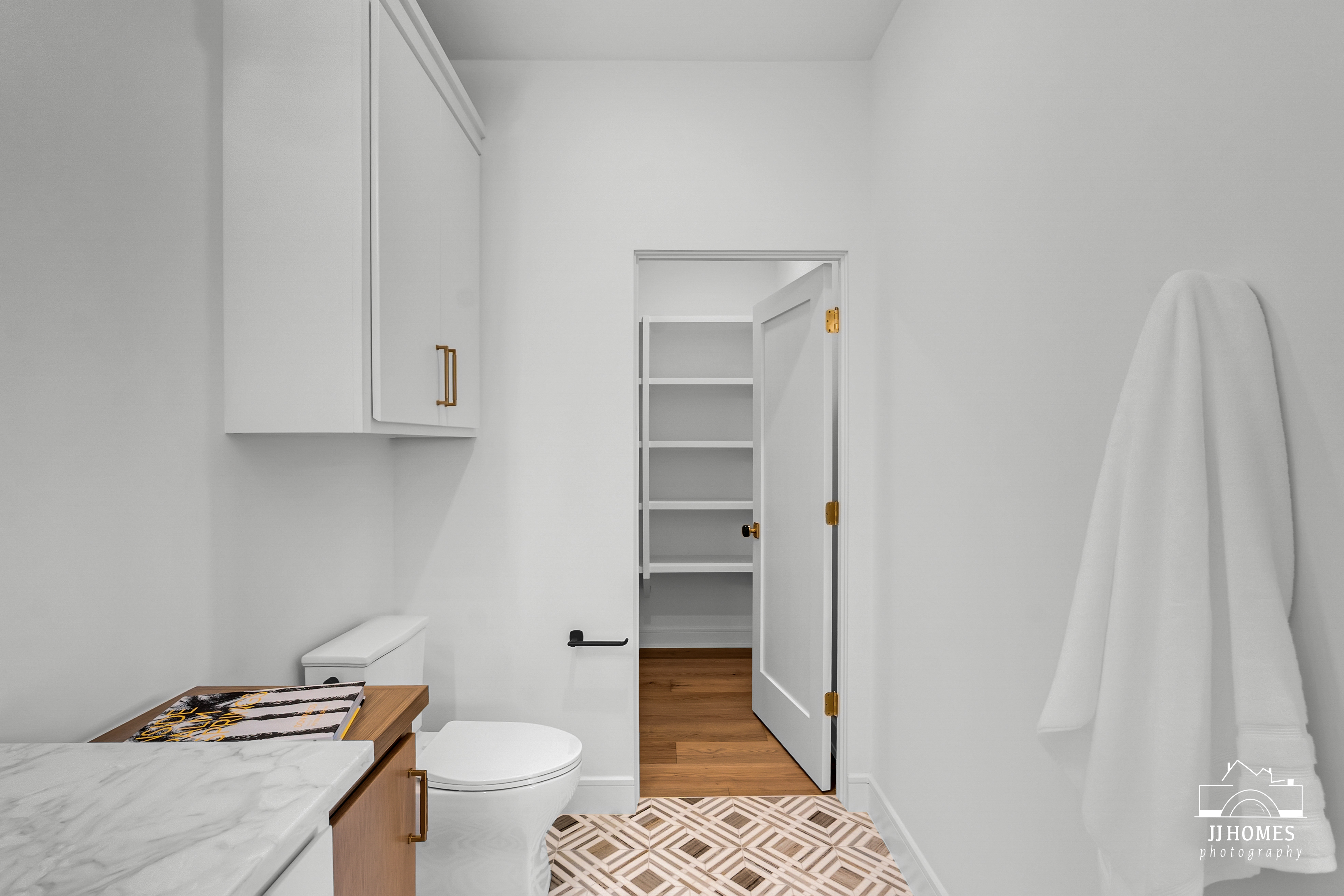 5907 N EAGLE RD - Gallery Image 138