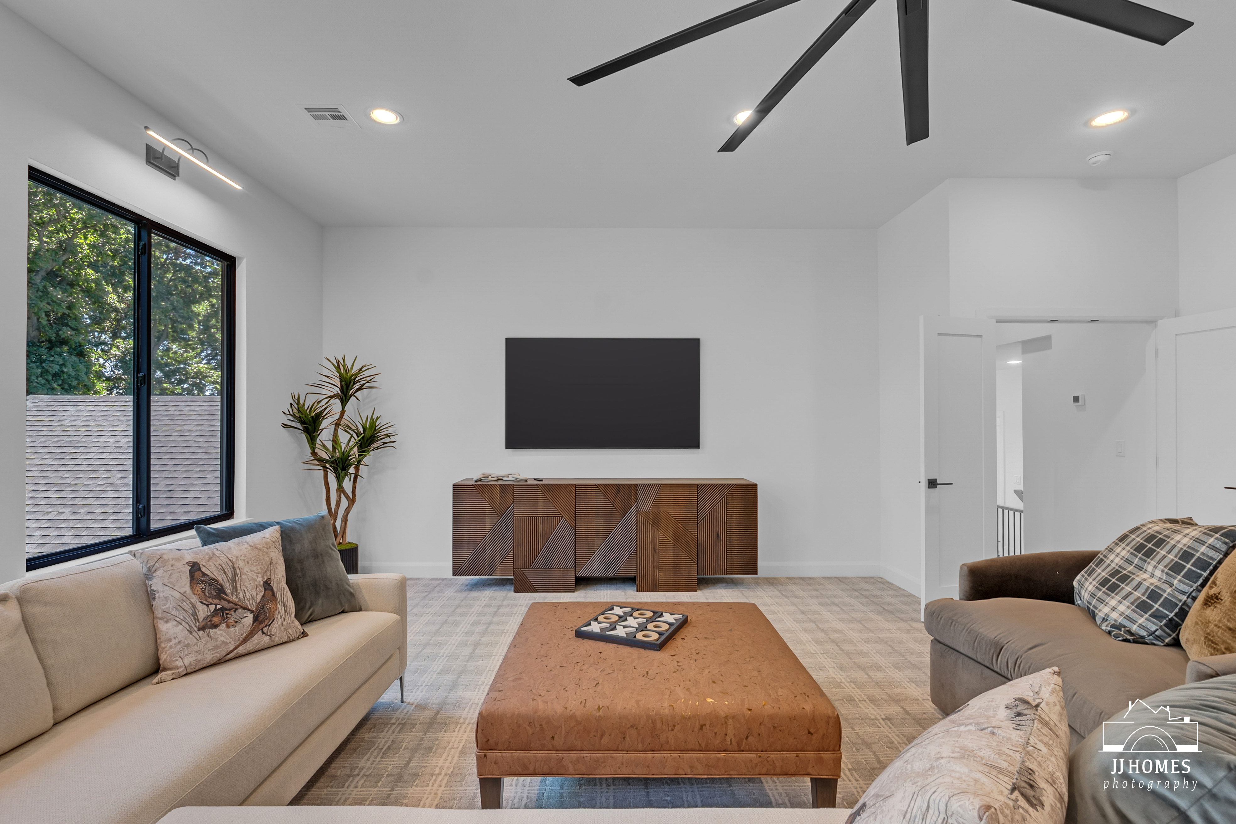 17878 E FALCON PASS - Gallery Image 30