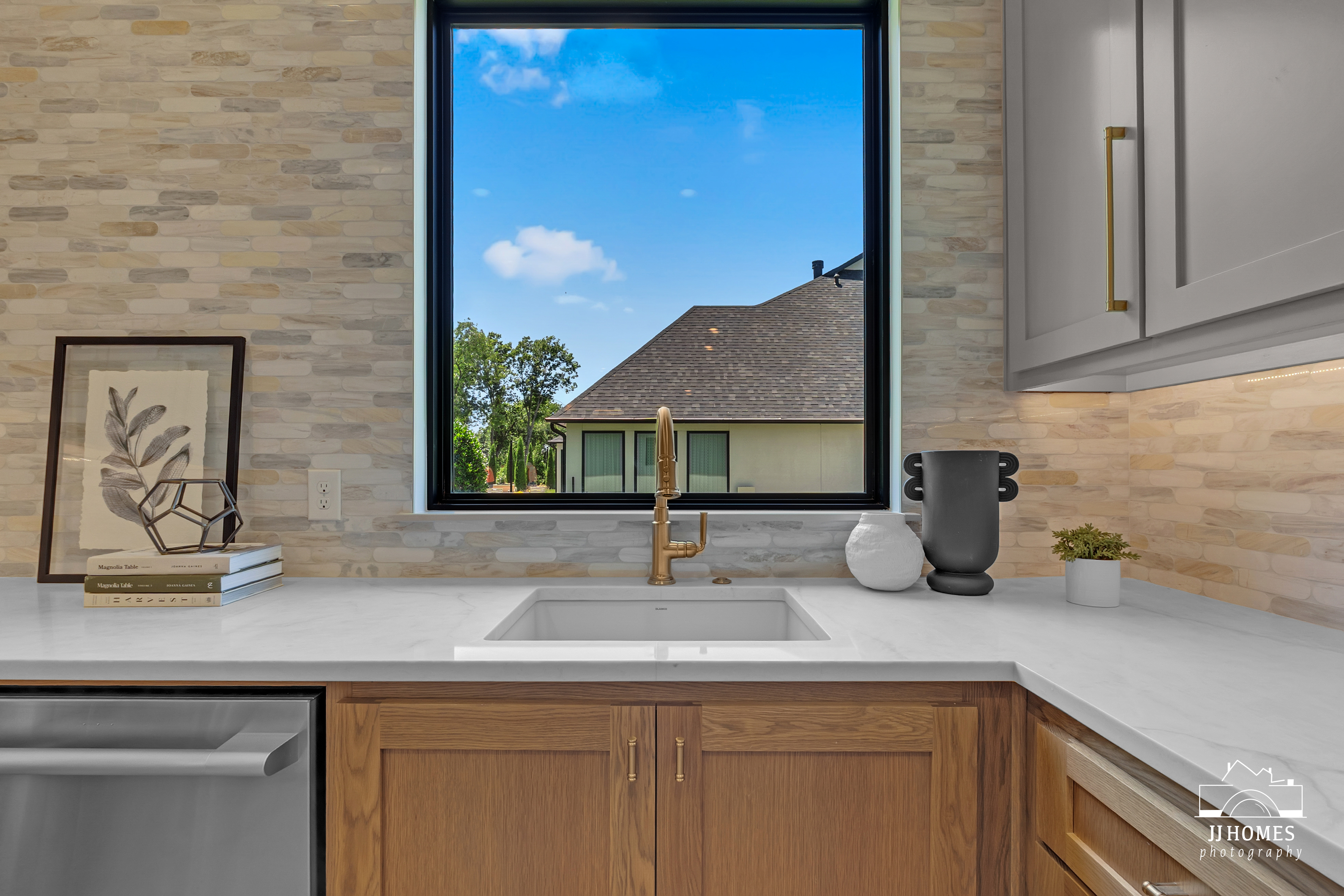 17878 E FALCON PASS - Gallery Image 35