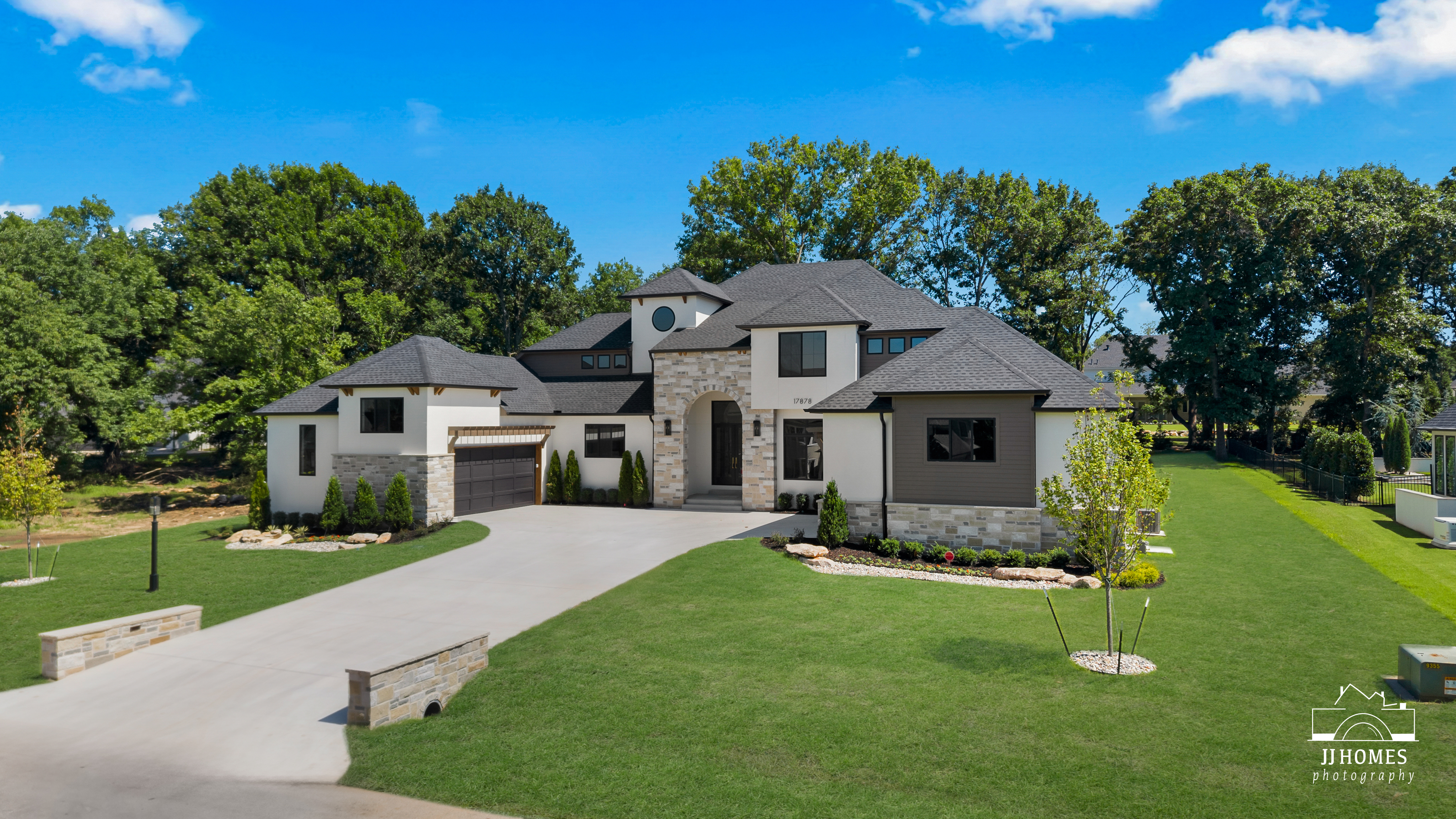 17878 E FALCON PASS - Gallery Image 38