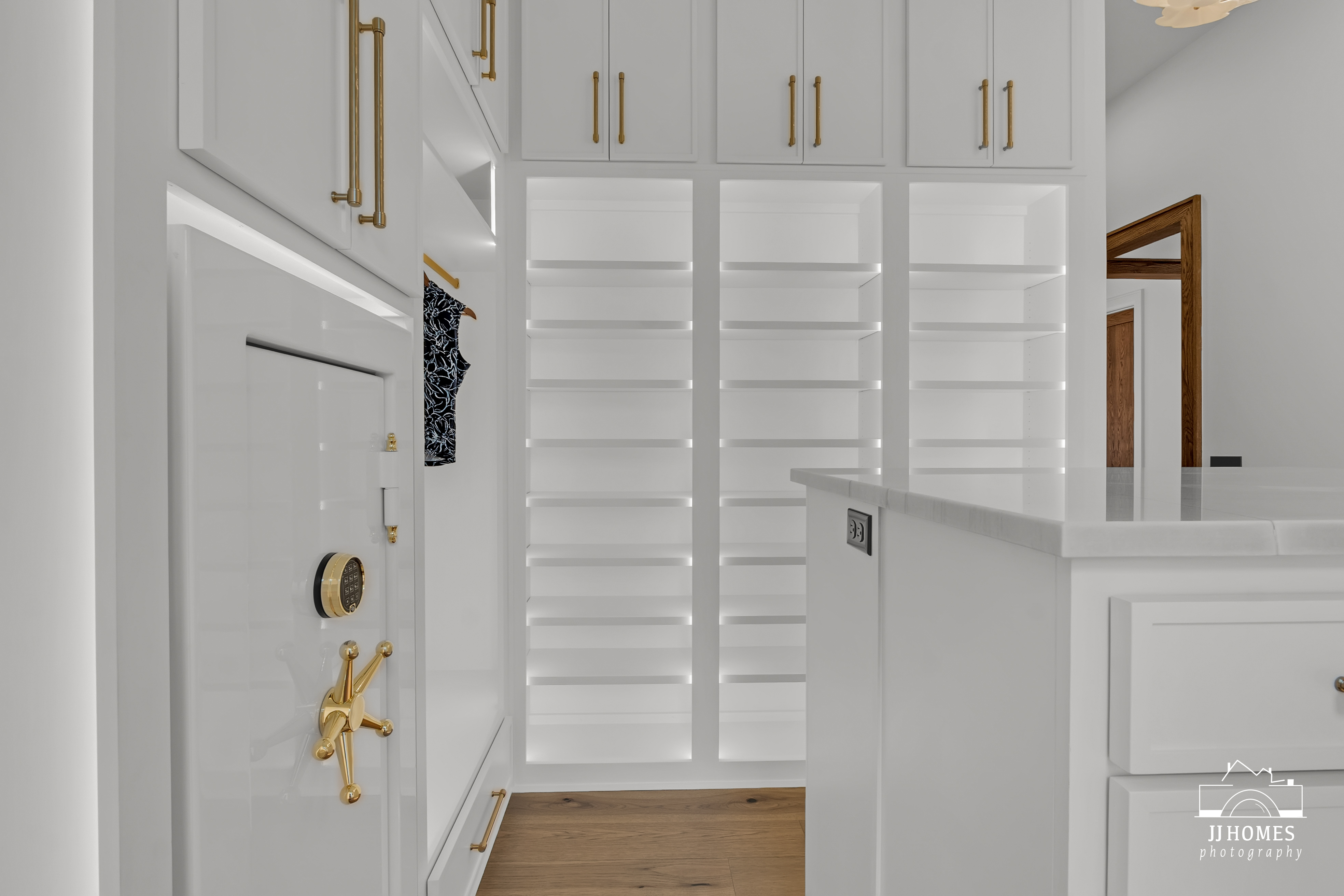 704 N 89TH ST - Gallery Image 1