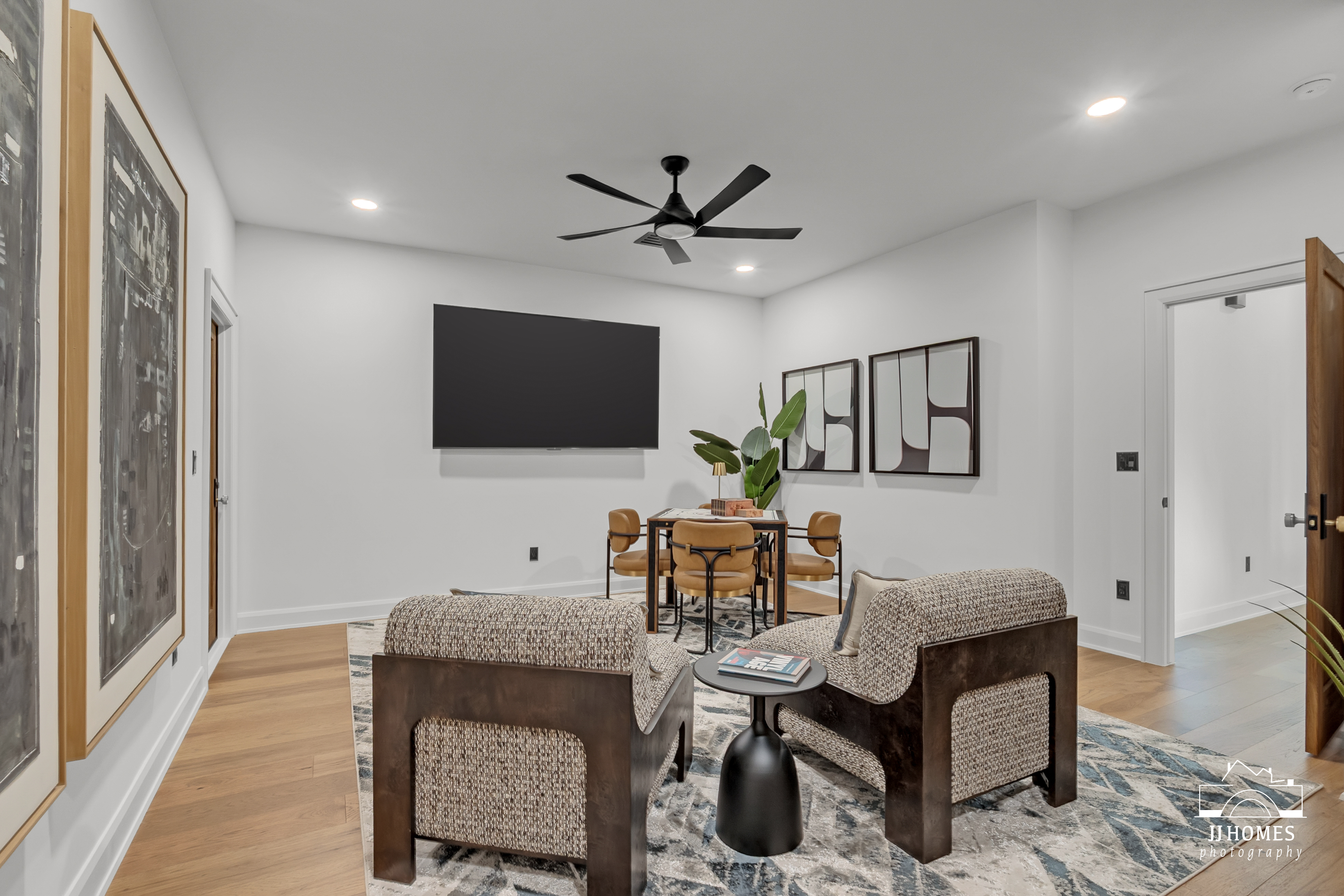 704 N 89TH ST - Gallery Image 2