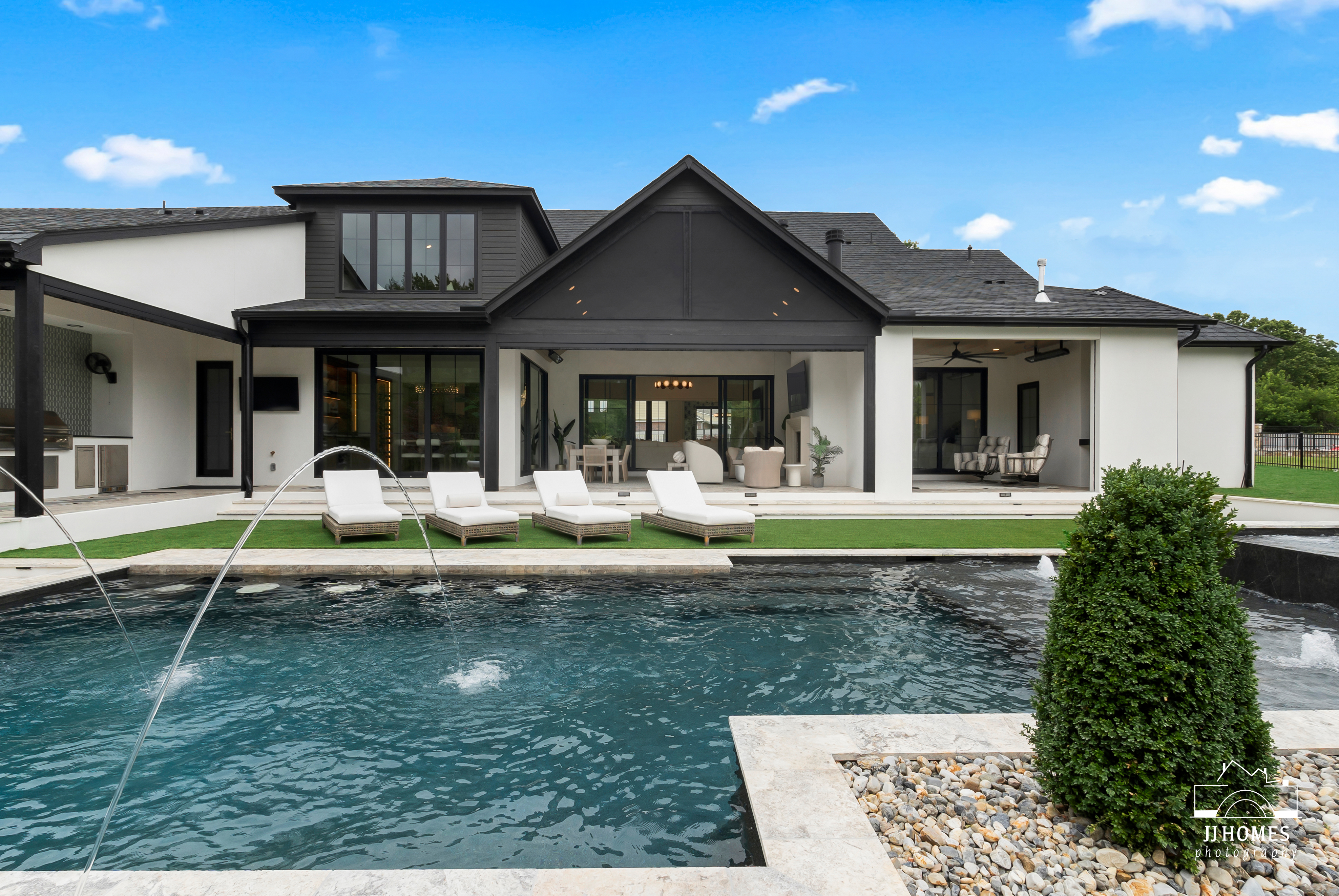 704 N 89TH ST - Gallery Image 19