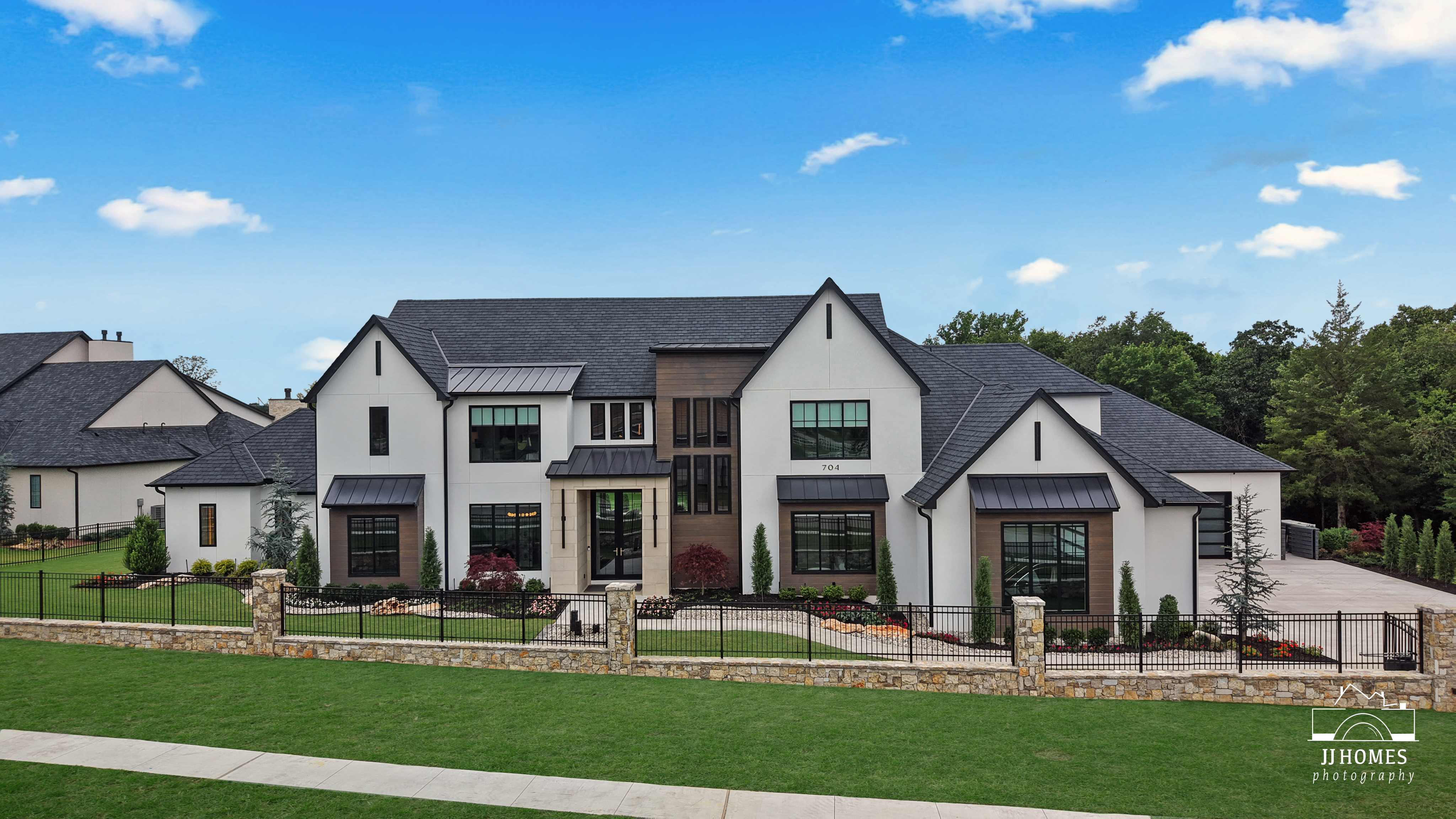 704 N 89TH ST - Gallery Image 22