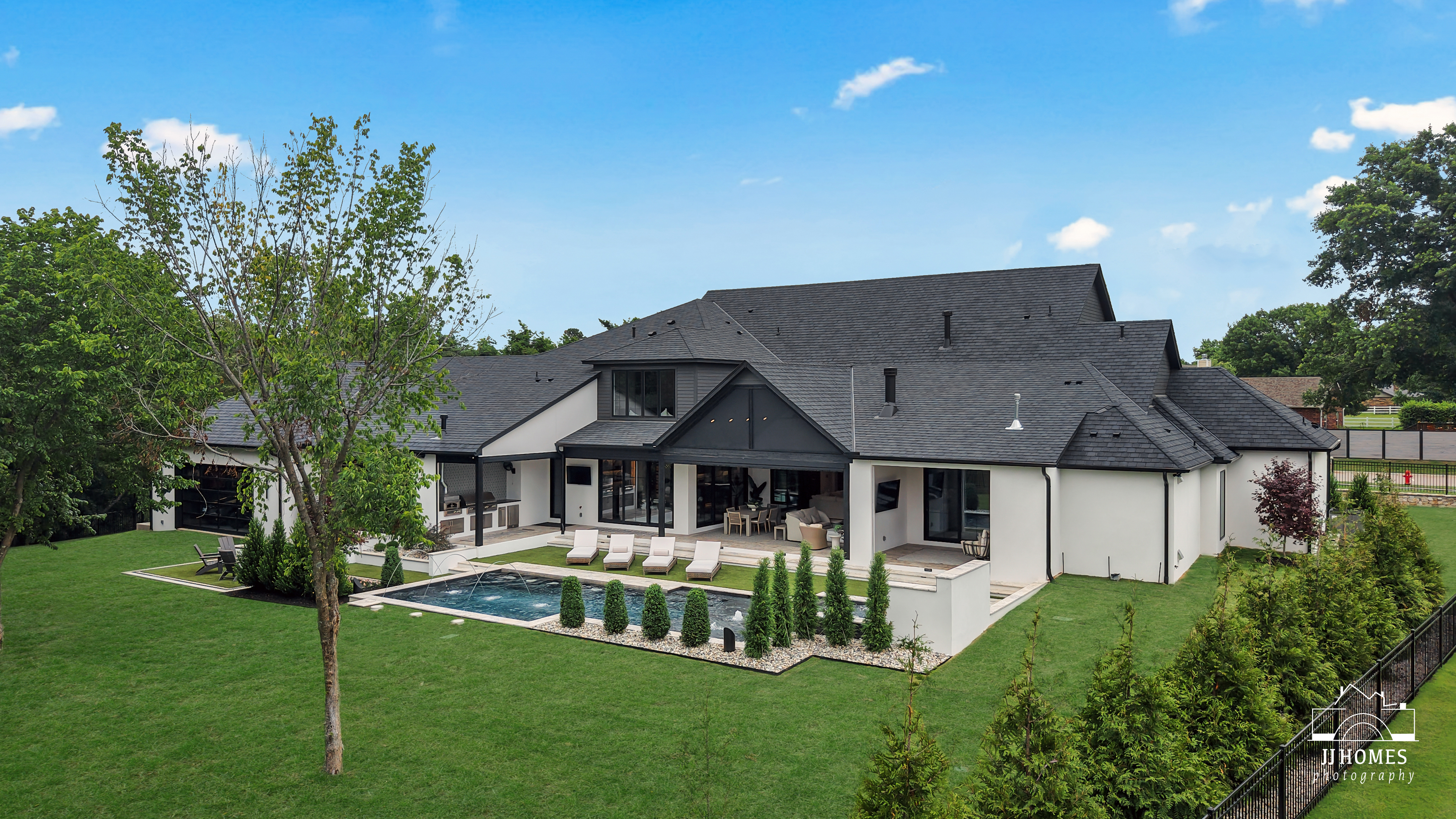 704 N 89TH ST - Gallery Image 25