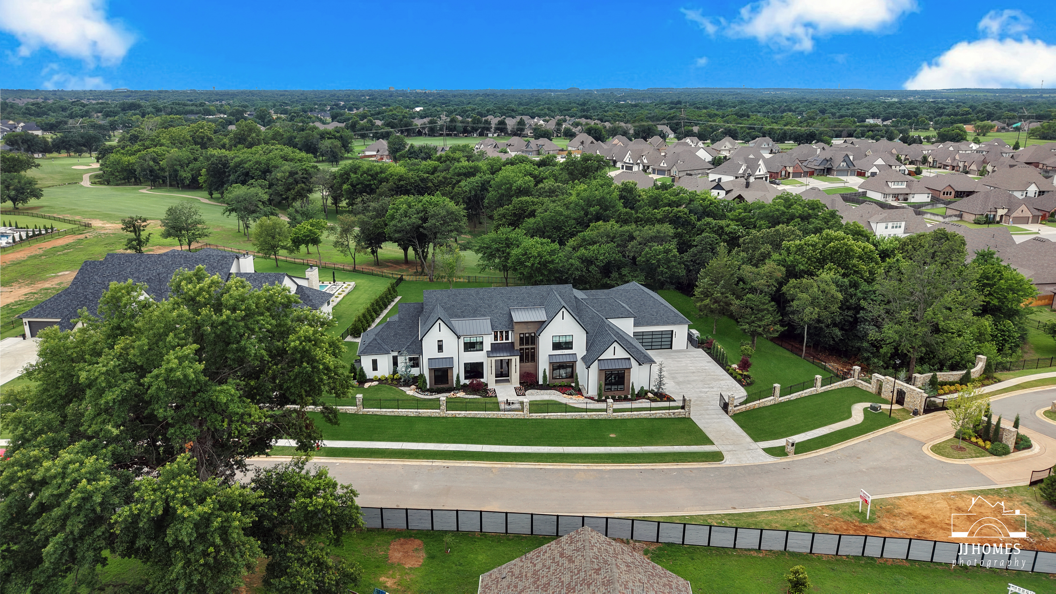 704 N 89TH ST - Gallery Image 27