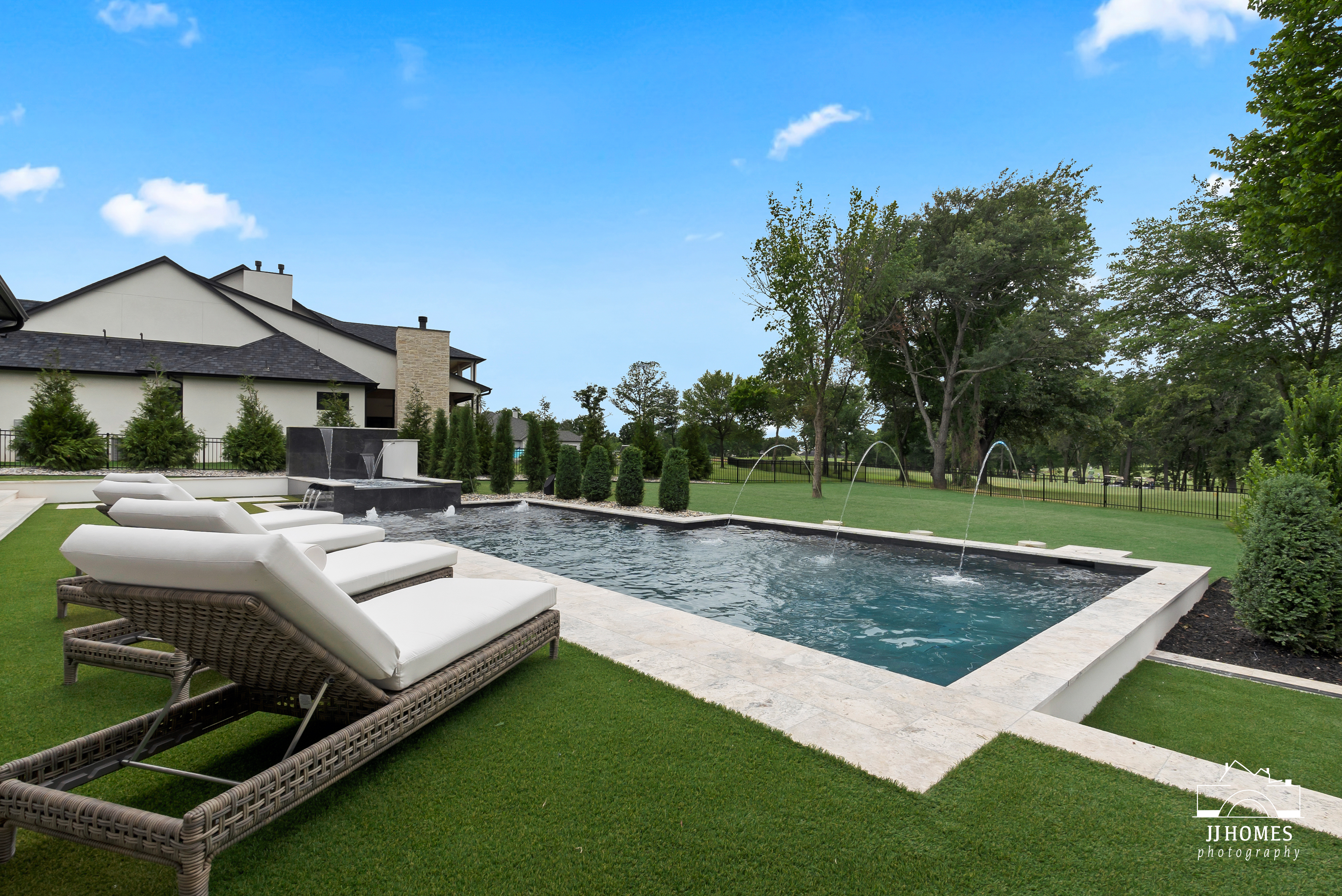 704 N 89TH ST - Gallery Image 38