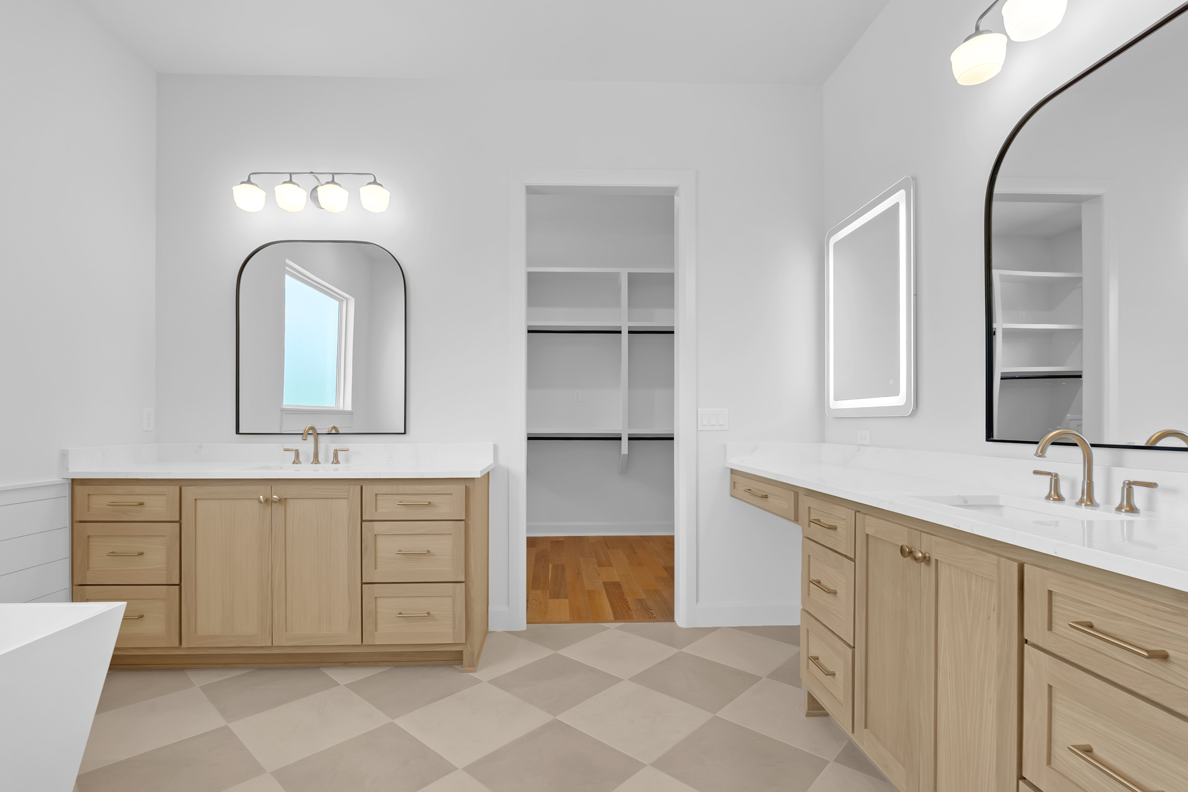11962 S 94TH E AVE - Gallery Image 6