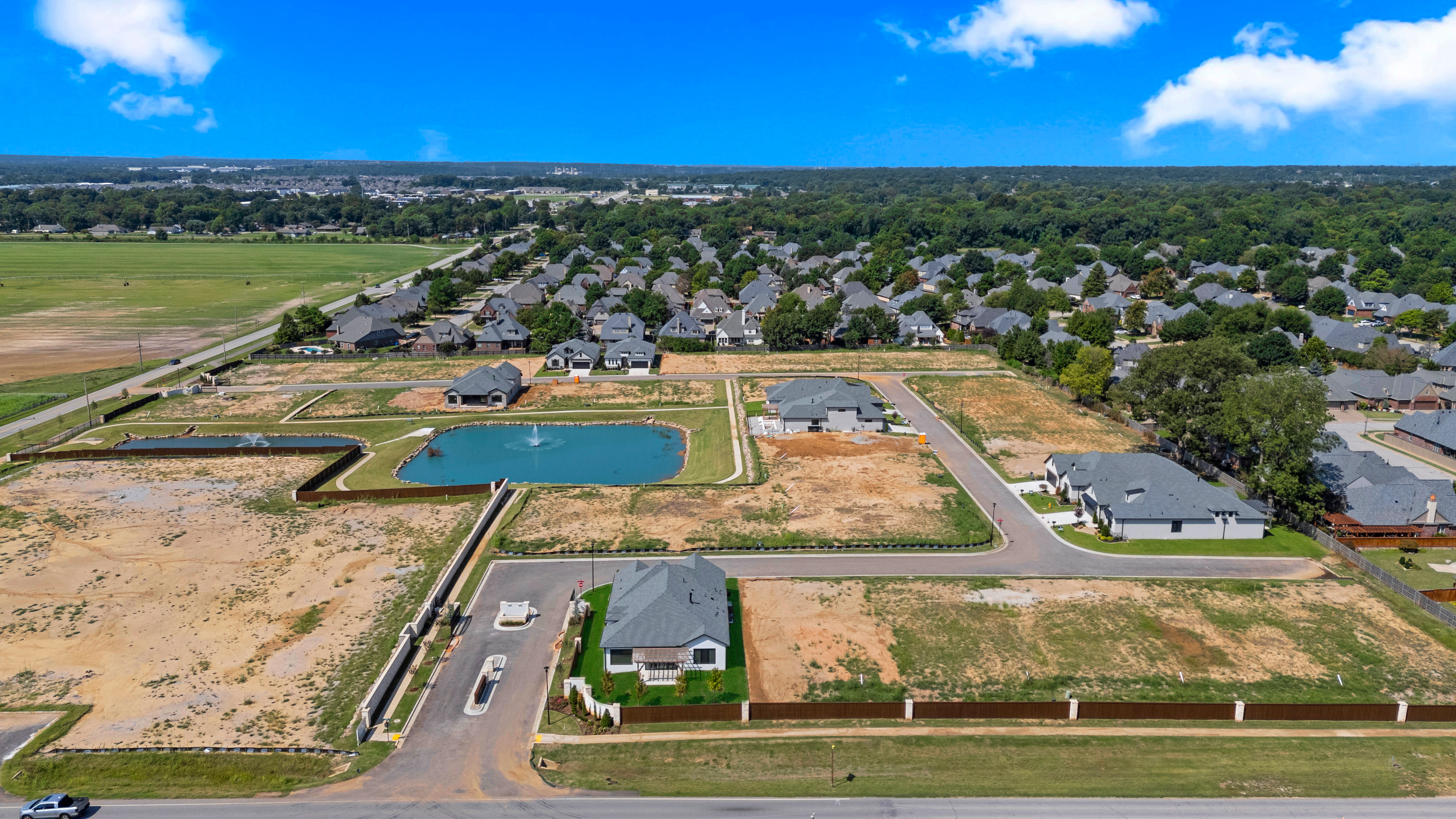 11973 S 94TH E AVE - Gallery Image 1