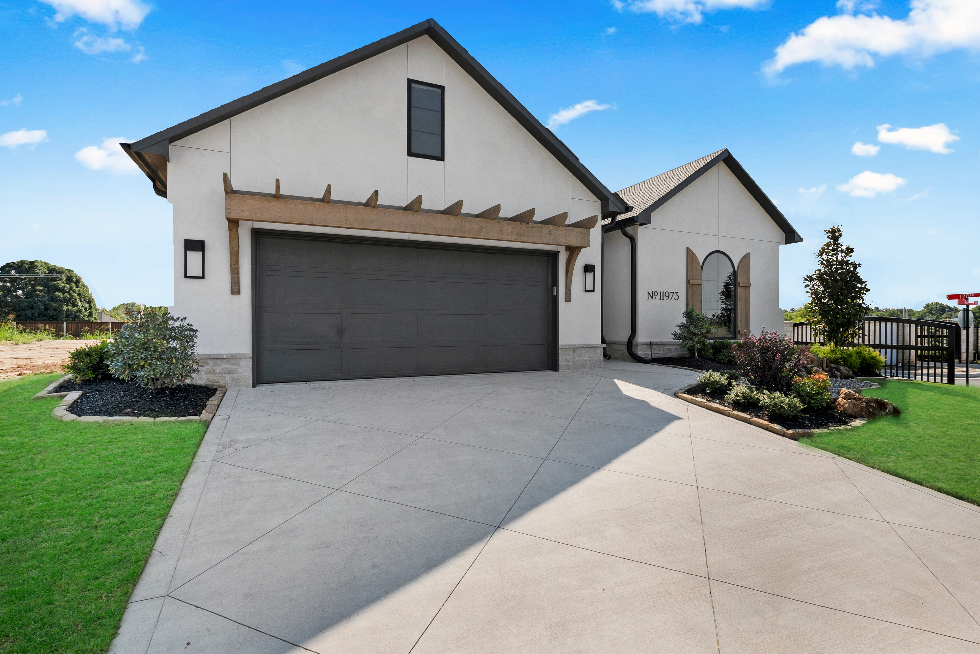 11973 S 94TH E AVE - Gallery Image 18
