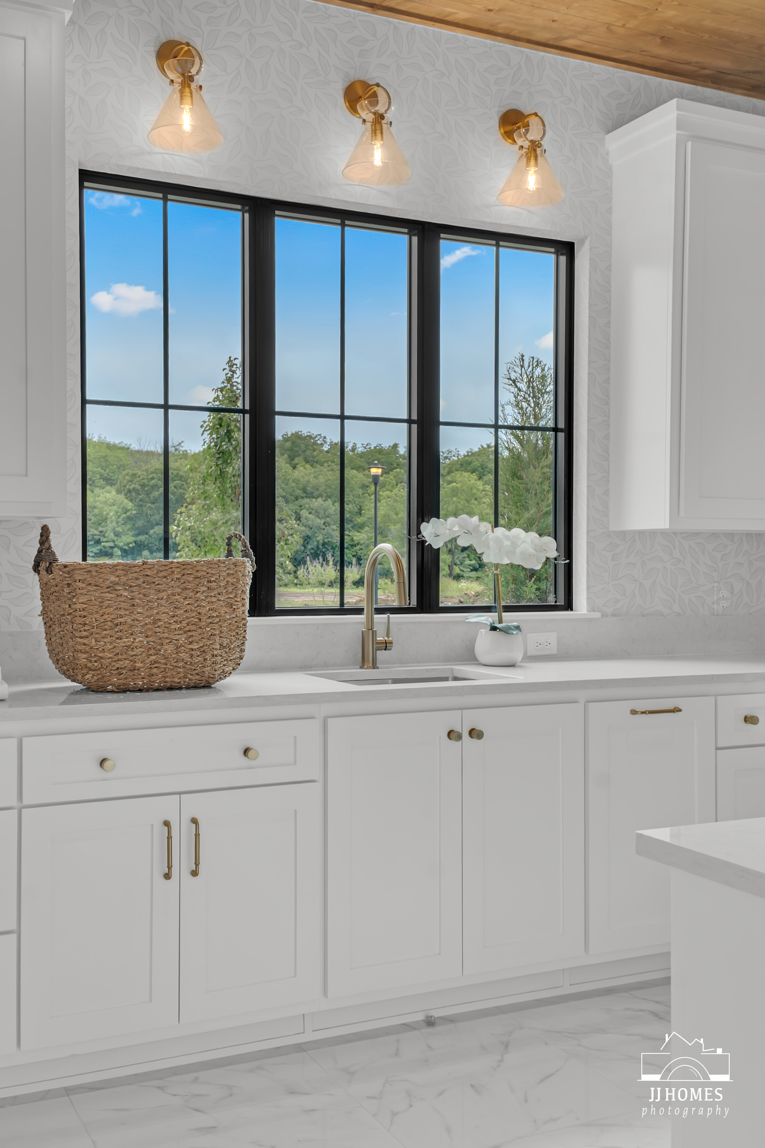 15227 S 27TH E AVE - Gallery Image 2