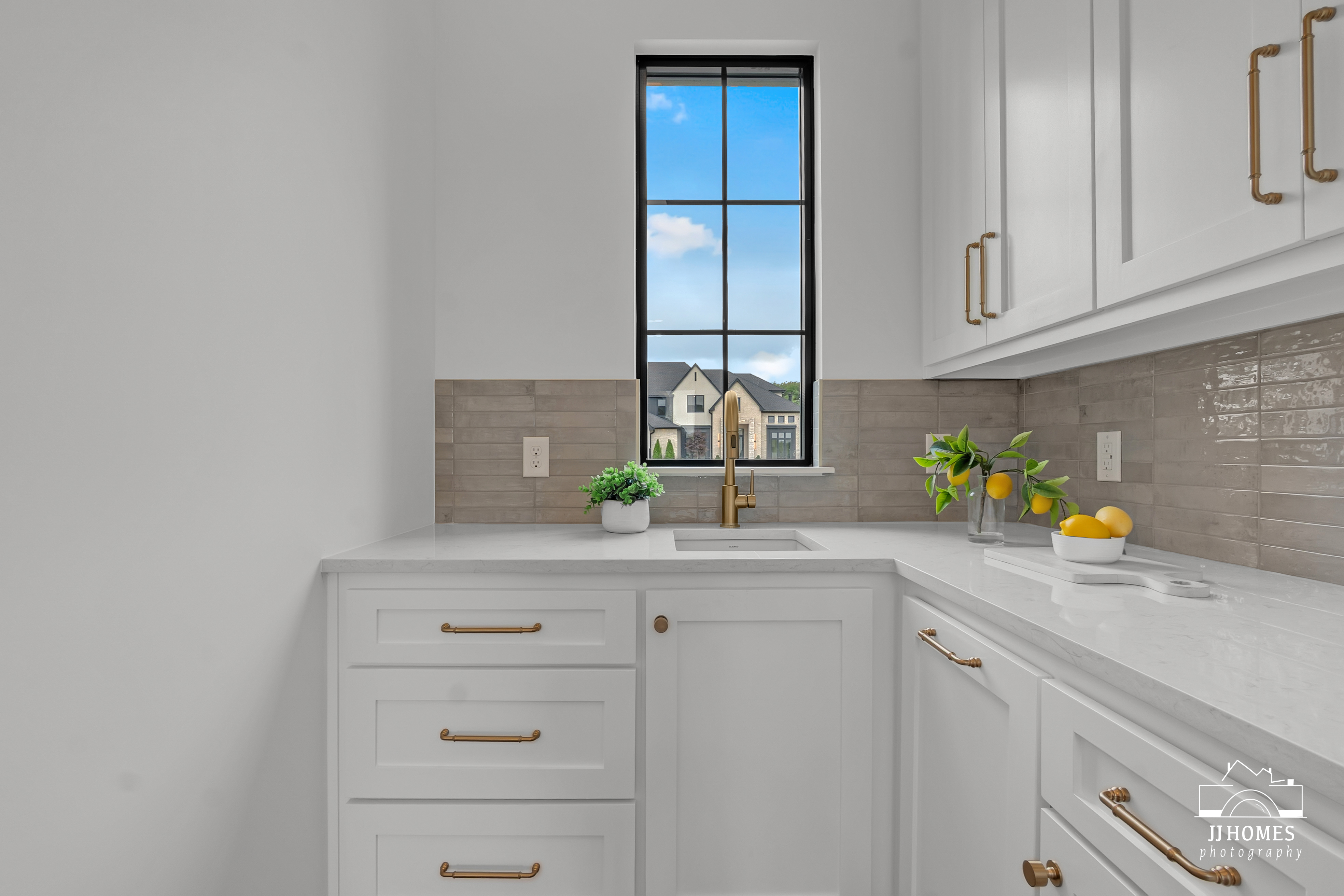 15227 S 27TH E AVE - Gallery Image 22