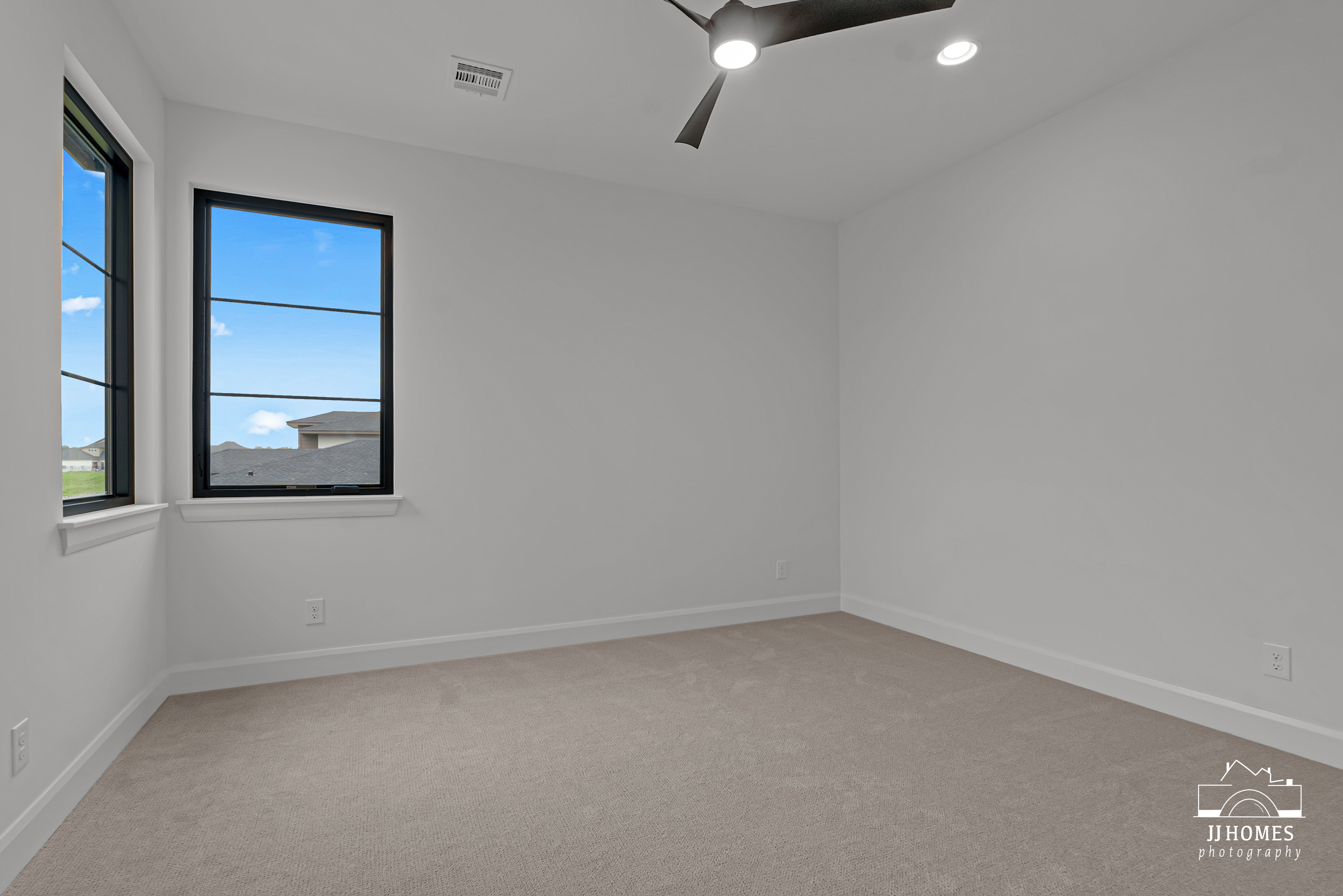 15228 S 27TH E AVE - Gallery Image 6