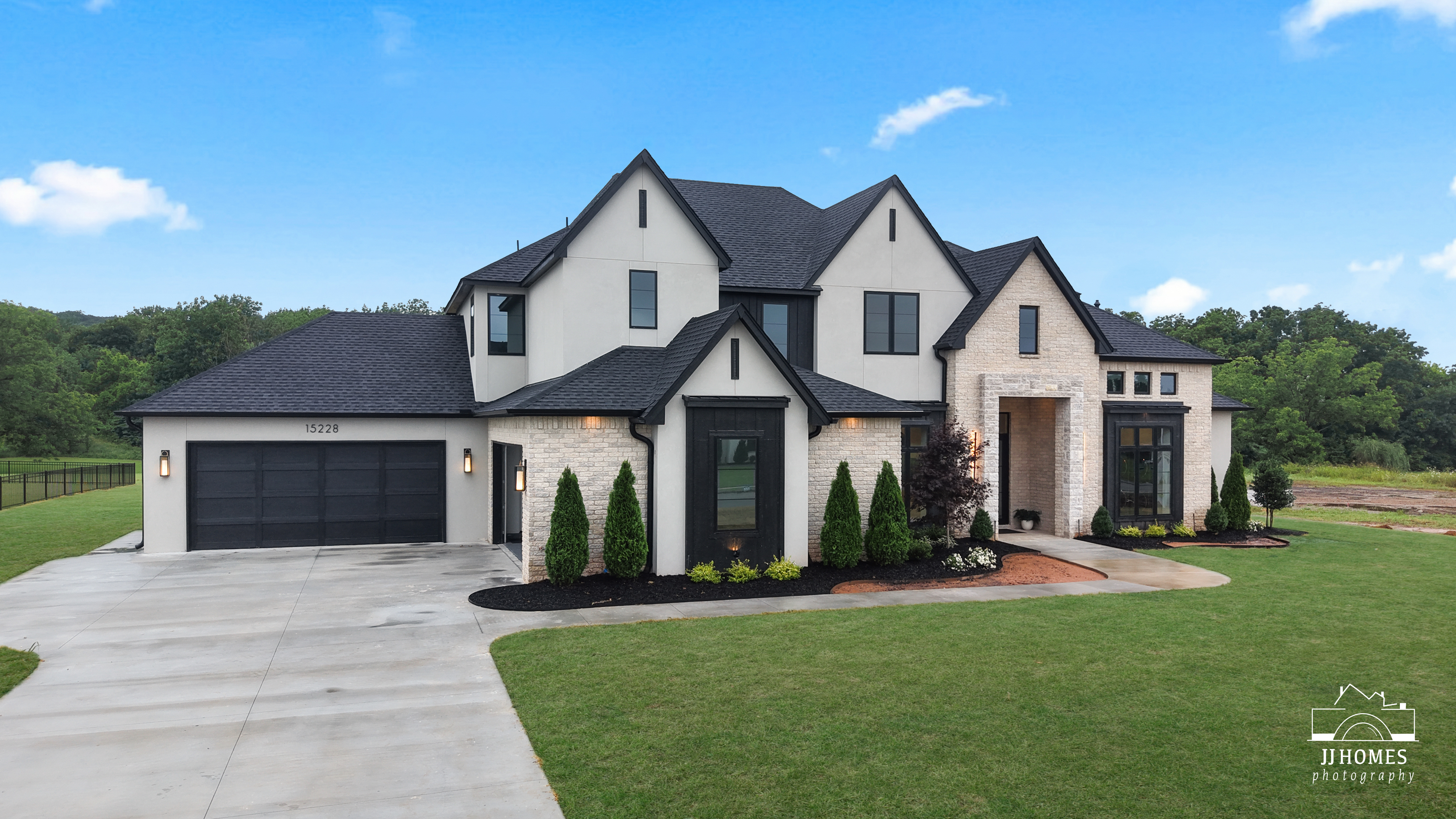 15228 S 27TH E AVE - Gallery Image 35