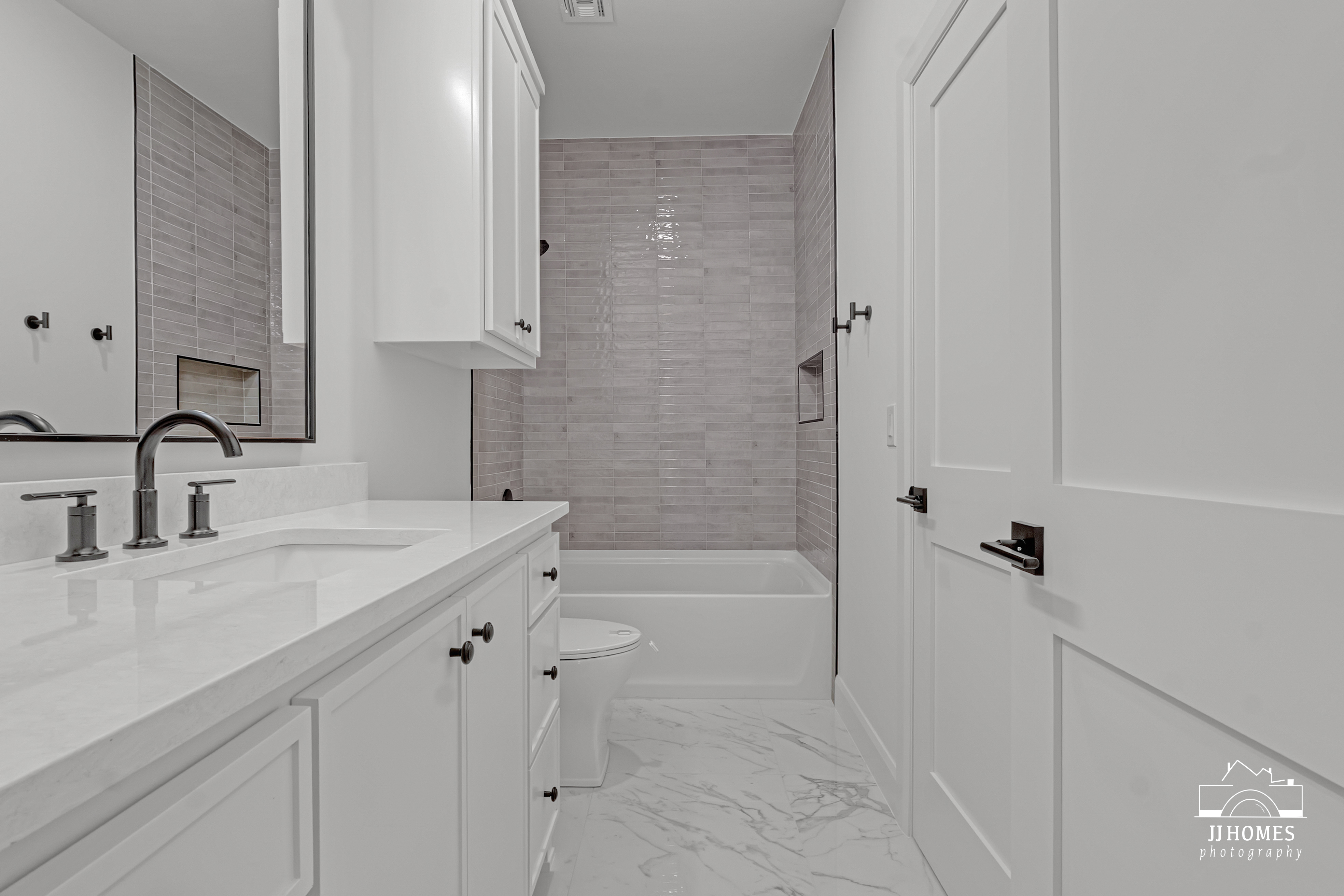 15228 S 27TH E AVE - Gallery Image 46