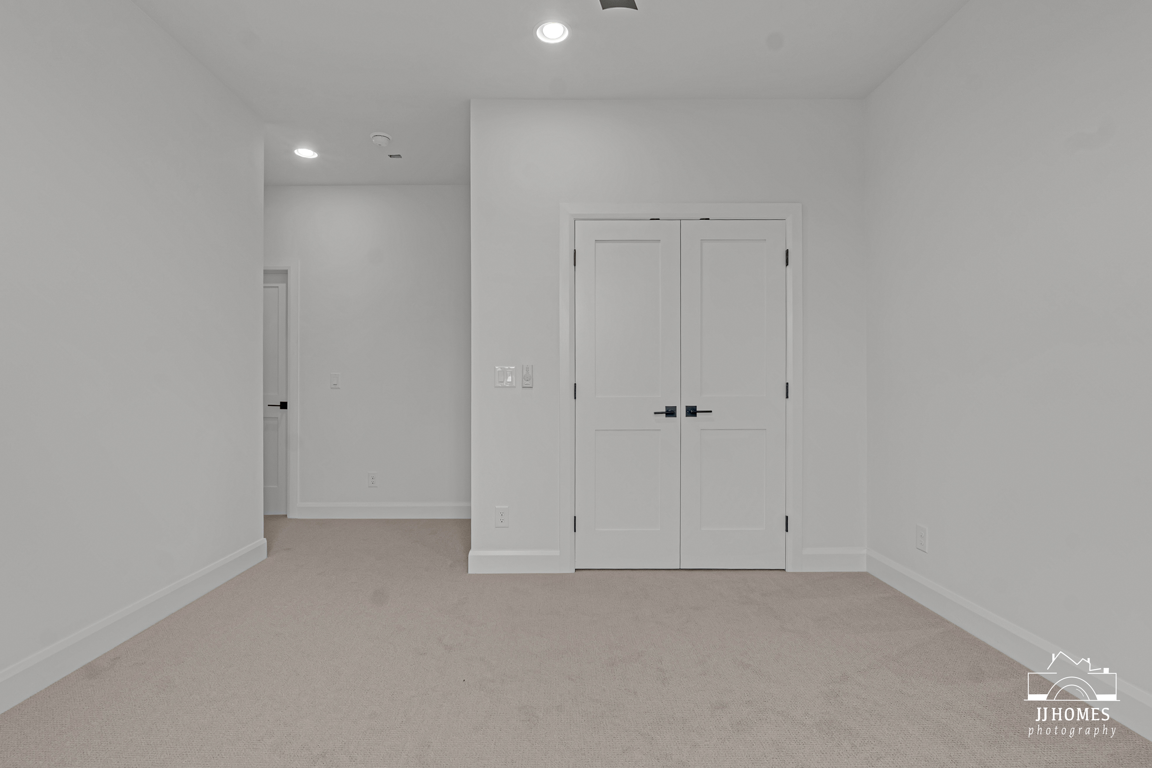 15228 S 27TH E AVE - Gallery Image 54