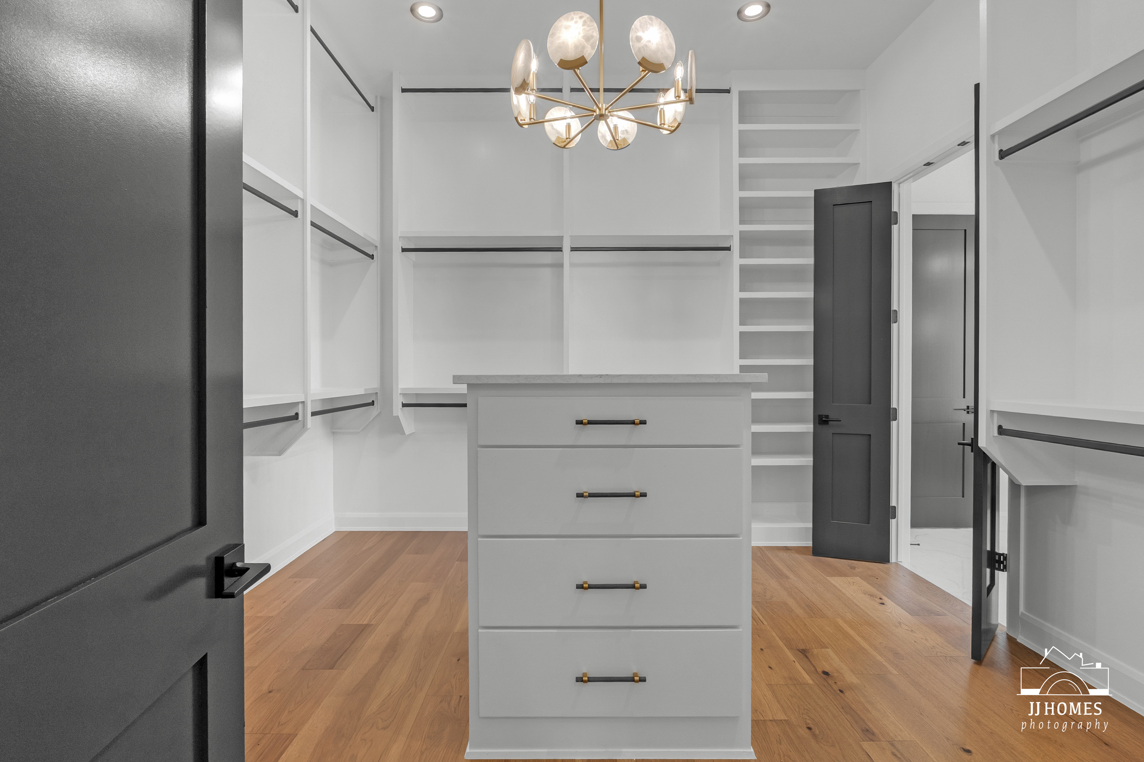 10609 S HOLLEY ST - Gallery Image 2