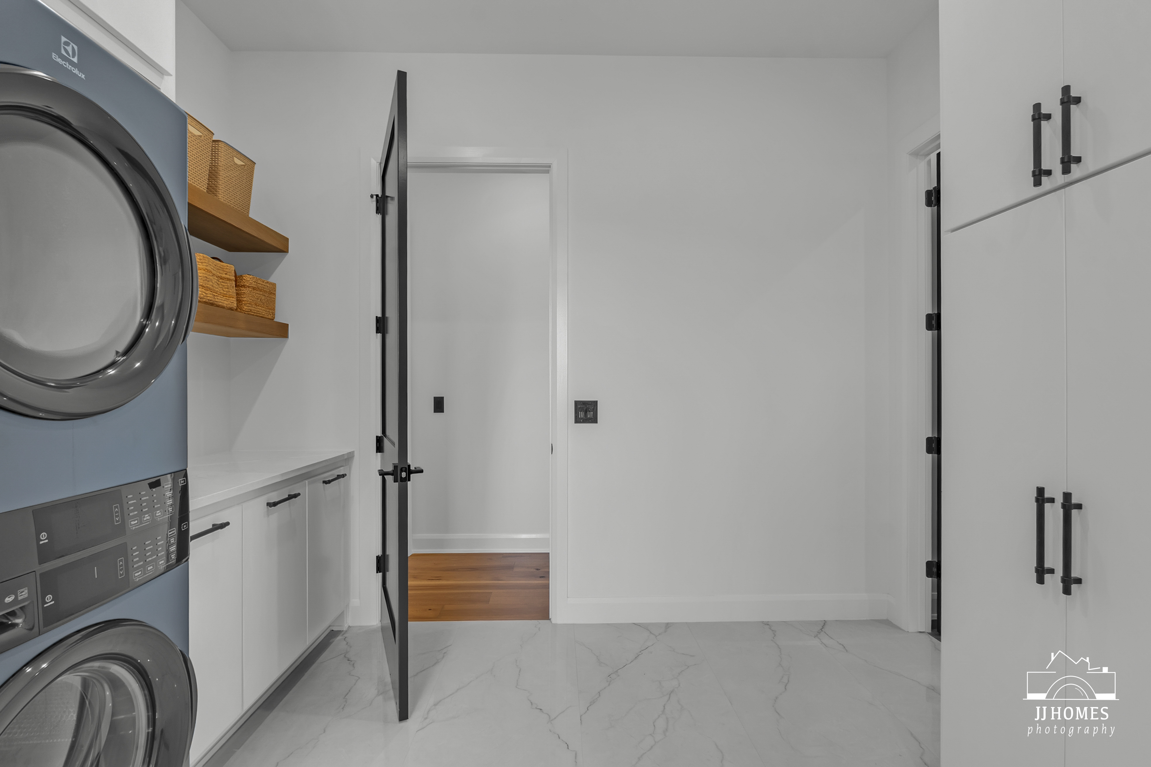 10609 S HOLLEY ST - Gallery Image 54