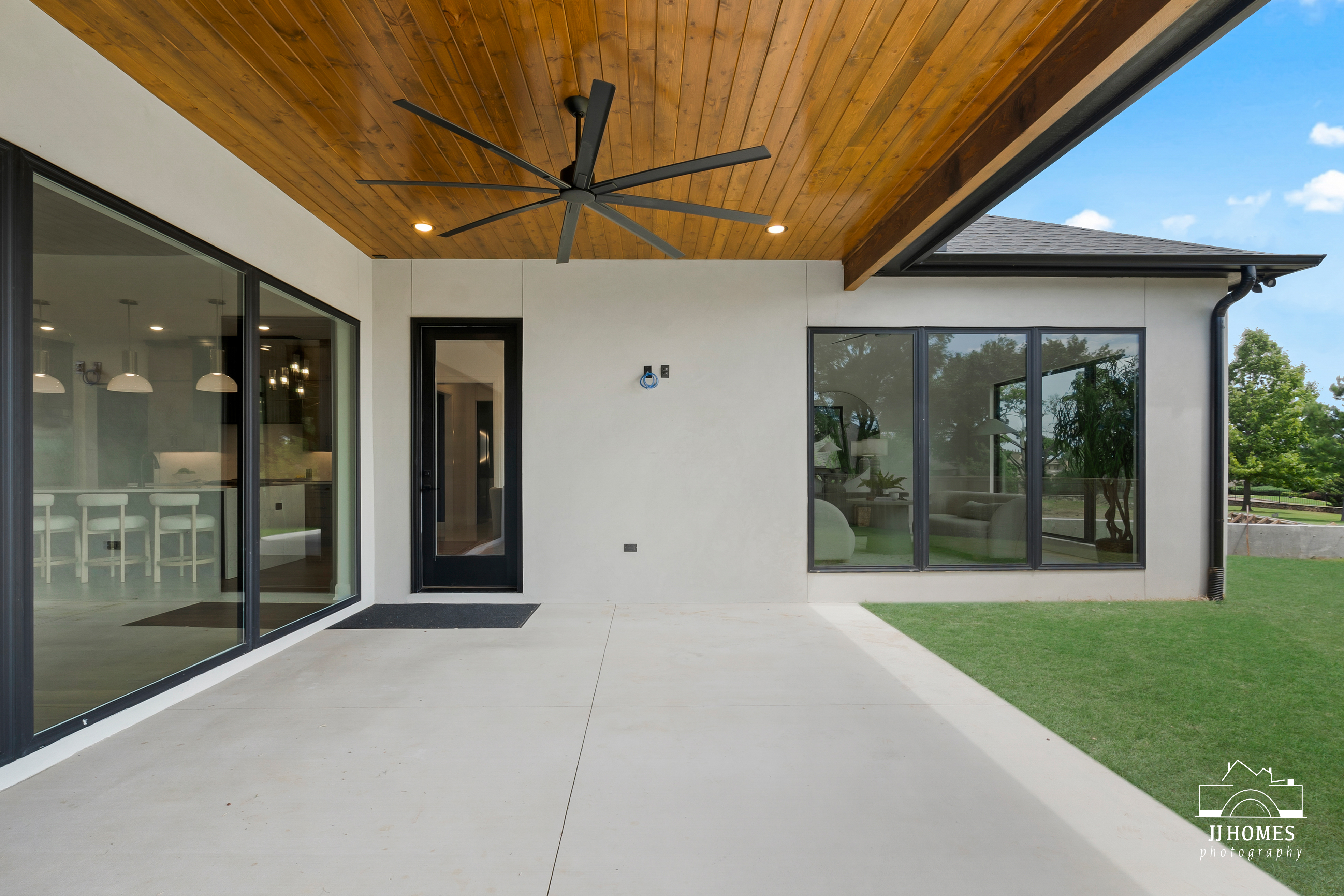 10609 S HOLLEY ST - Gallery Image 142