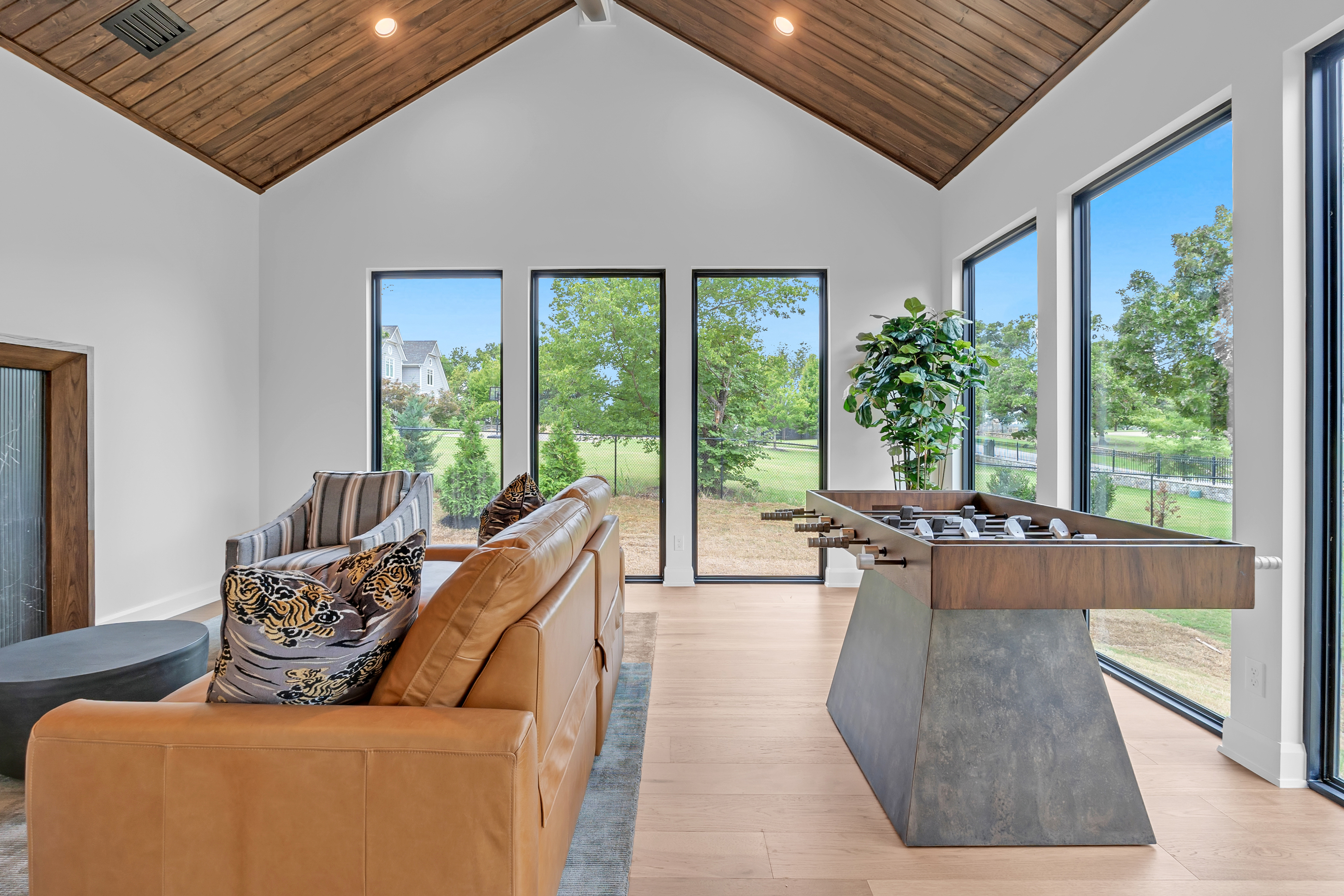 10604 S HOLLEY ST - Gallery Image 1