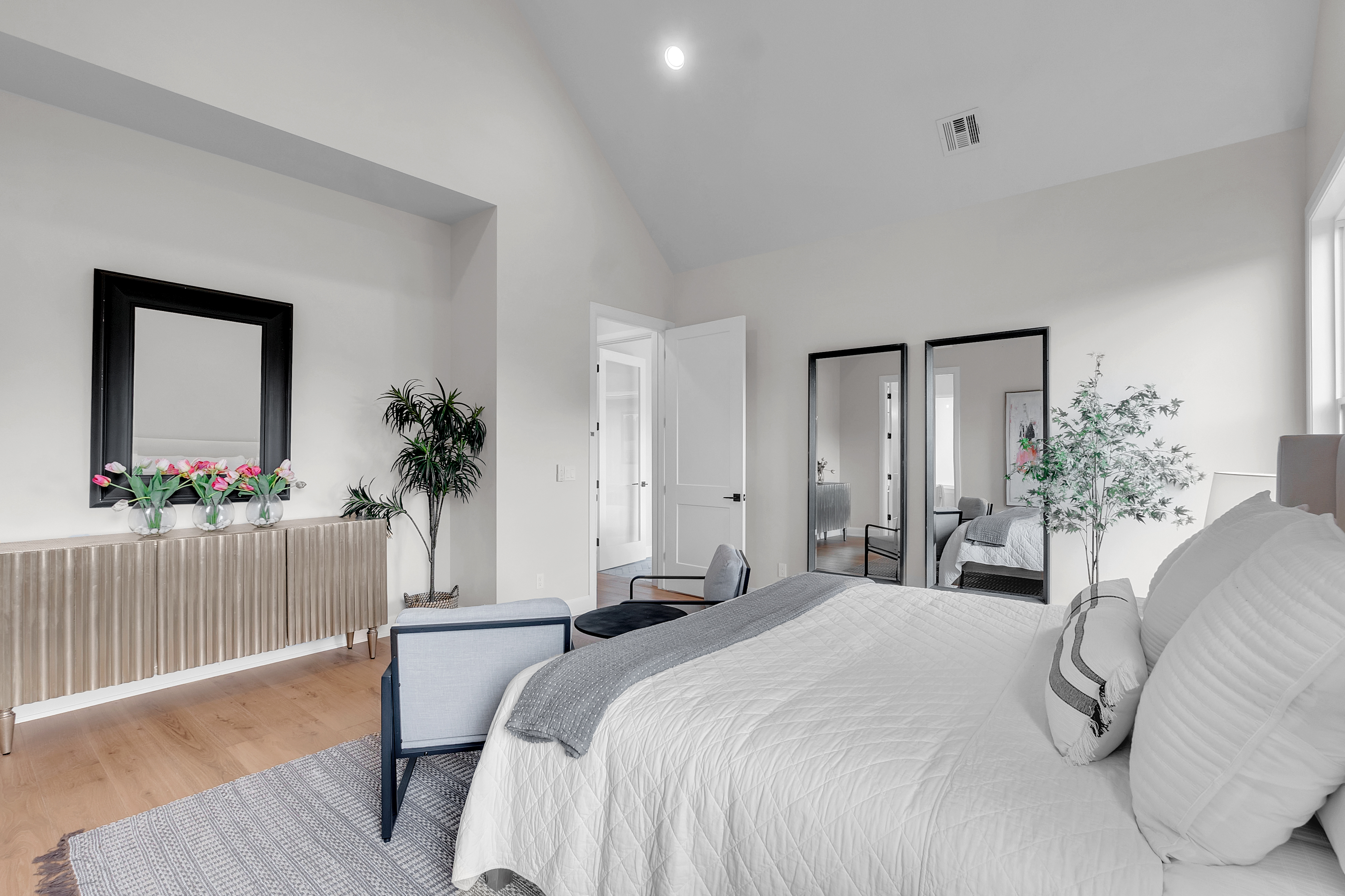 1207 N 71st - Gallery Image 20