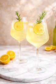 Limoncello Spritz