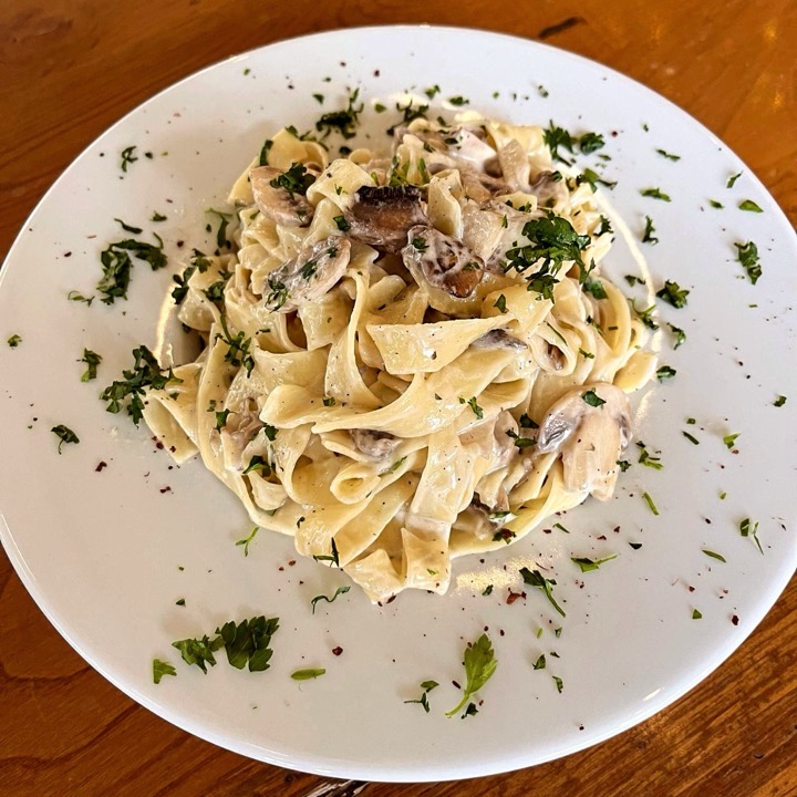 Fettuccine Alfredo Pasta