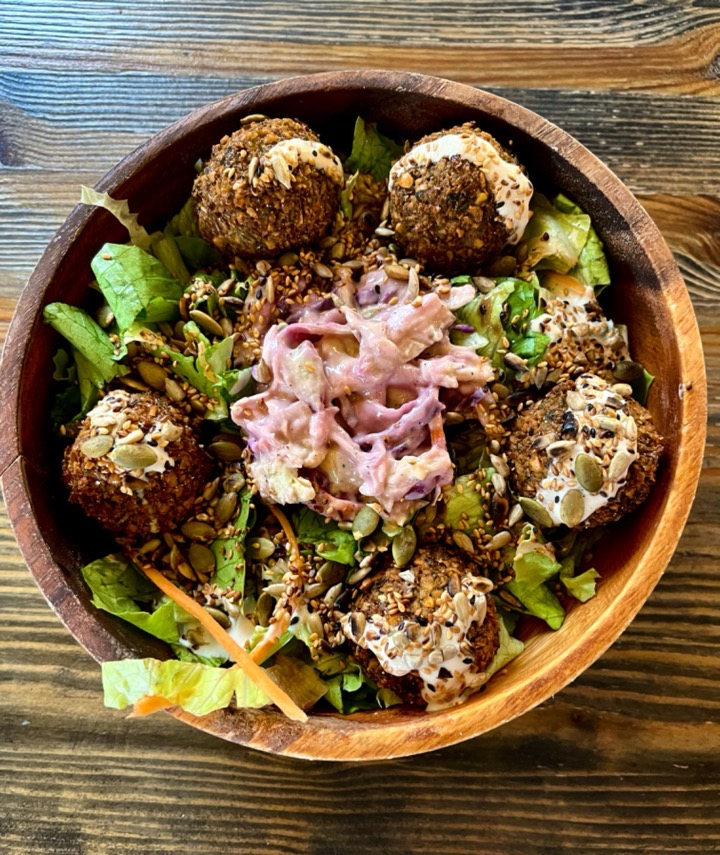 Falafel salad