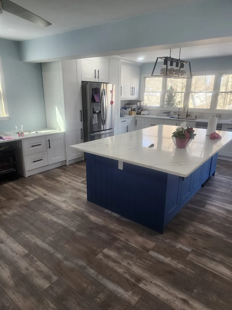 Kitchen with navy island: Parisi Home Improvement kitchen project, photo 2