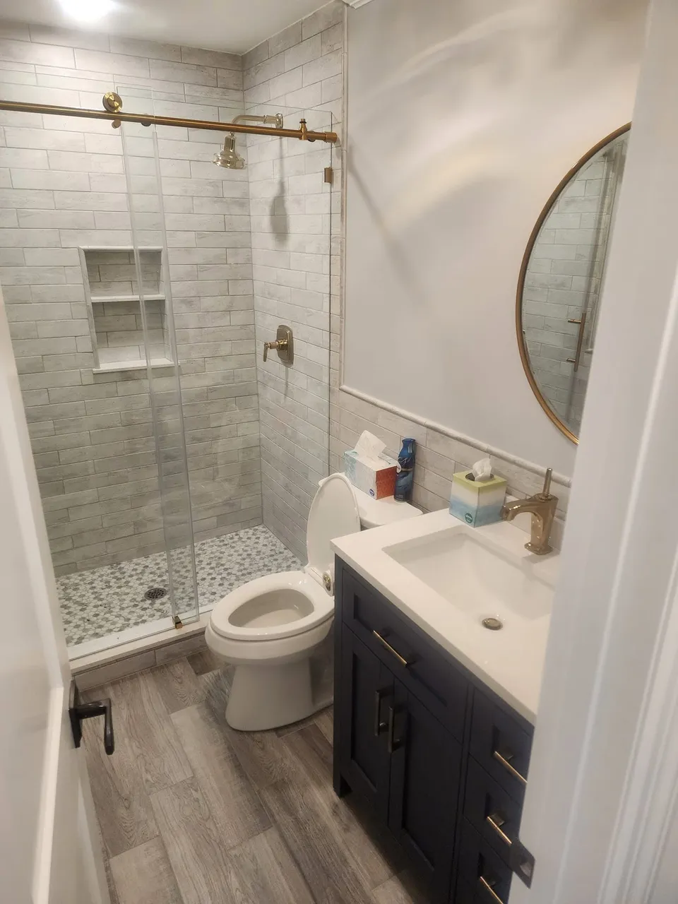 Bathroom with brass fixtures: Parisi Home Improvement bathroom project, photo 2